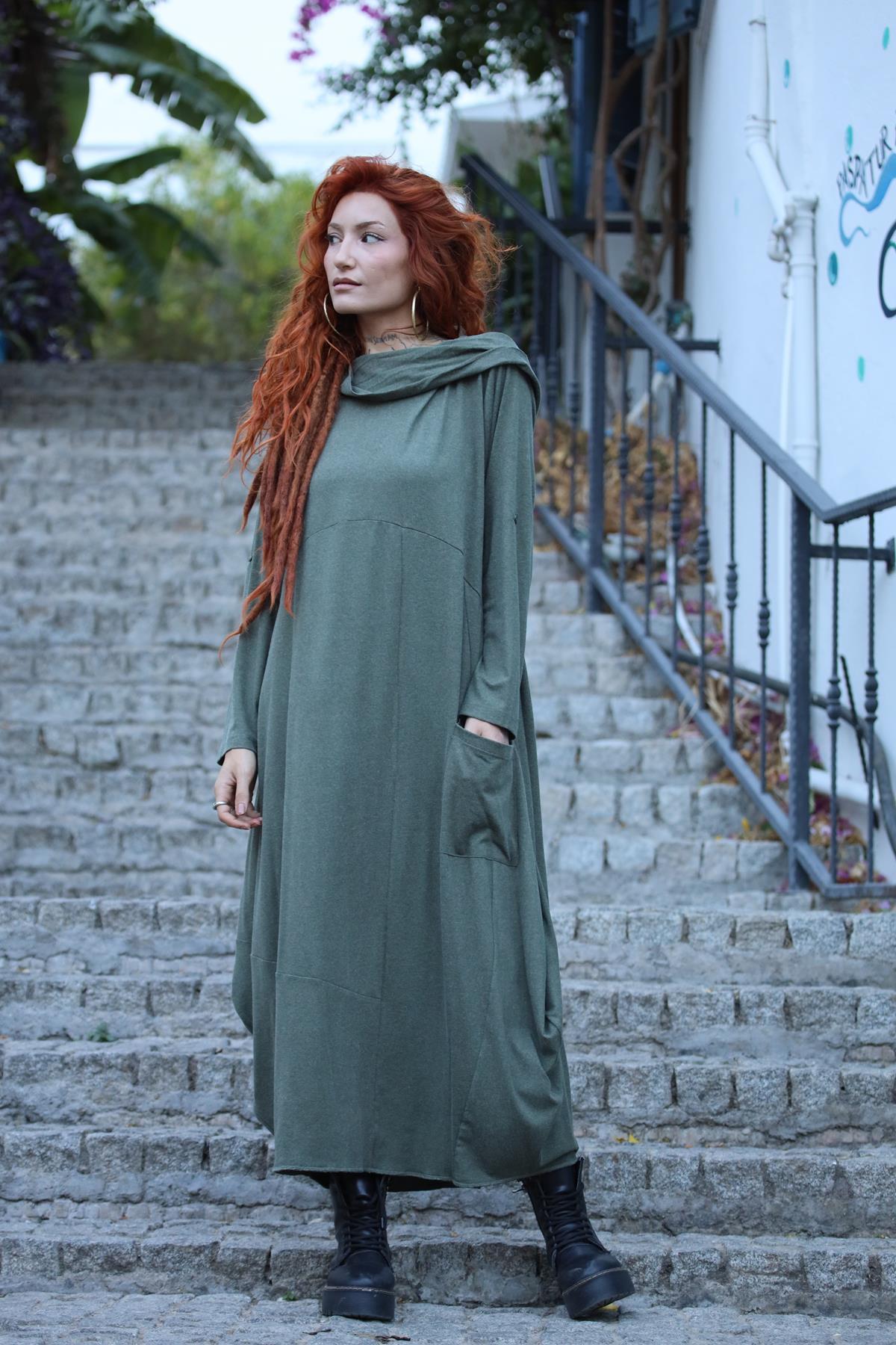 Haki Kapüşonlu Tek Cepli Salaş Elbise