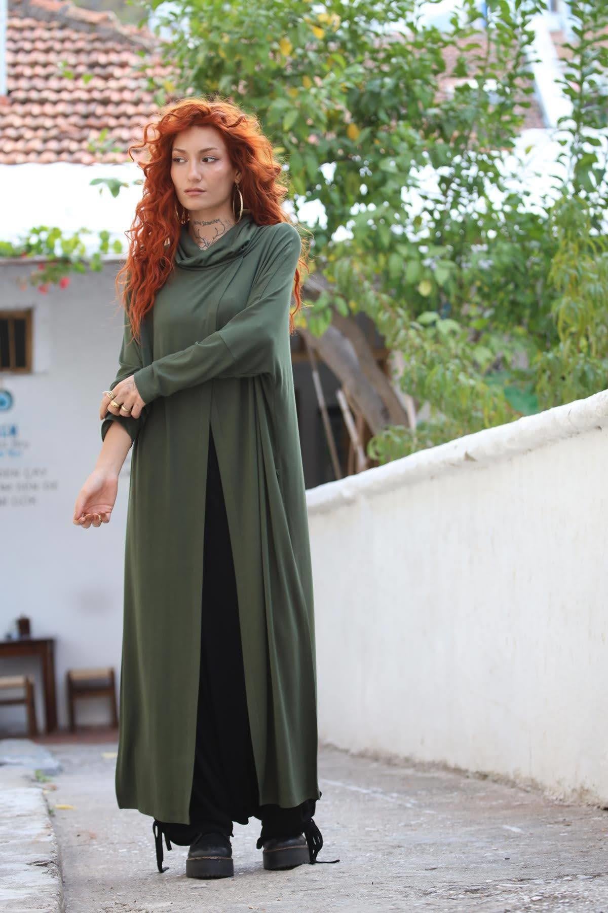 Haki Önü Yırtmaçlı Boğazlı Tunik