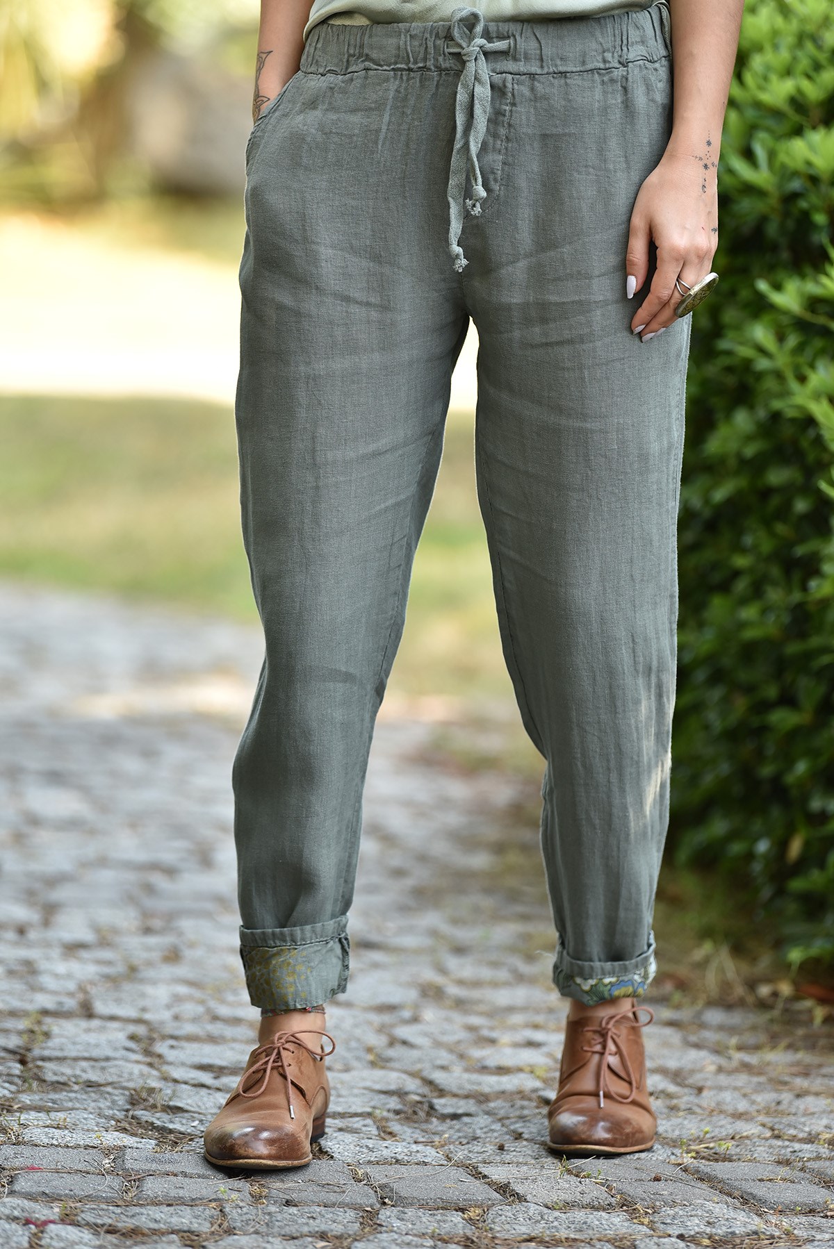 Khaki Leg Detailed Carrot Cut Linen Trousers - Şaman Butik | Boho Fashion
