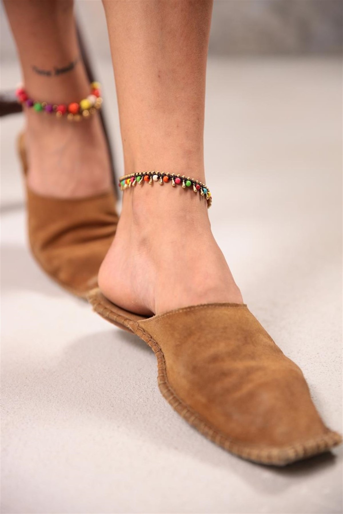  Bronz Sallantılı Parçalı Renkli Doğal Taşlı Tasarım Halhal