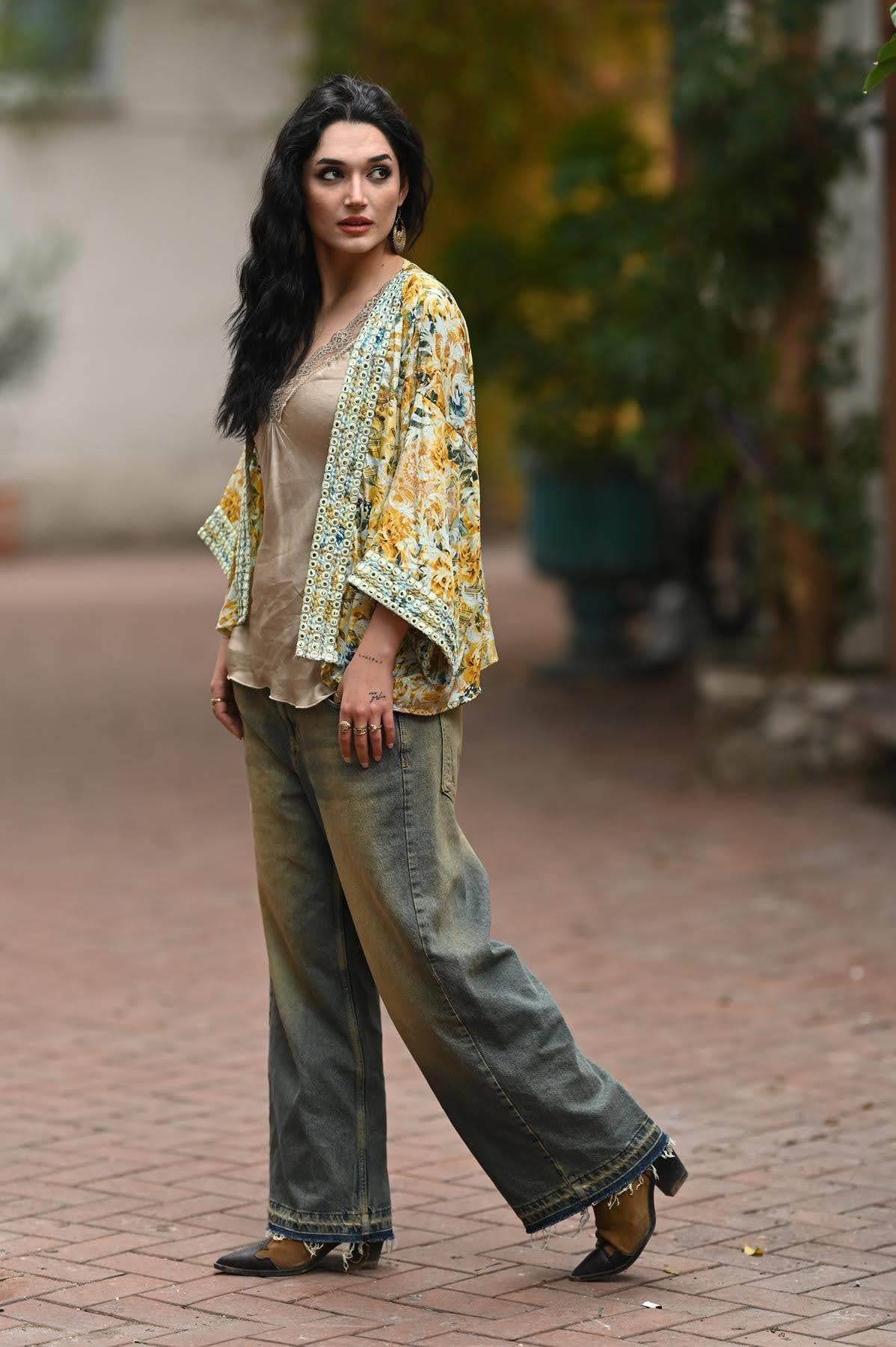 Hardal Aynalı İşlemeli Kısa Kimono