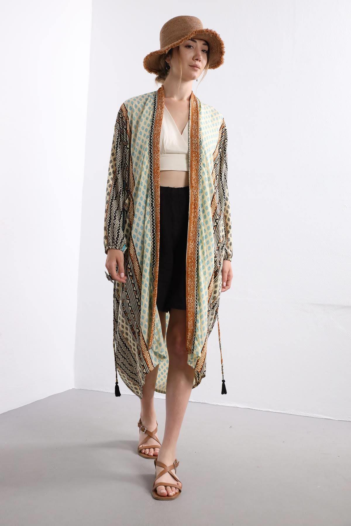 Bej Desenli Kolları Biyeli İpek Kaftan - Şaman Butik Bej Desenli Kolları Biyeli İpek Kaftan