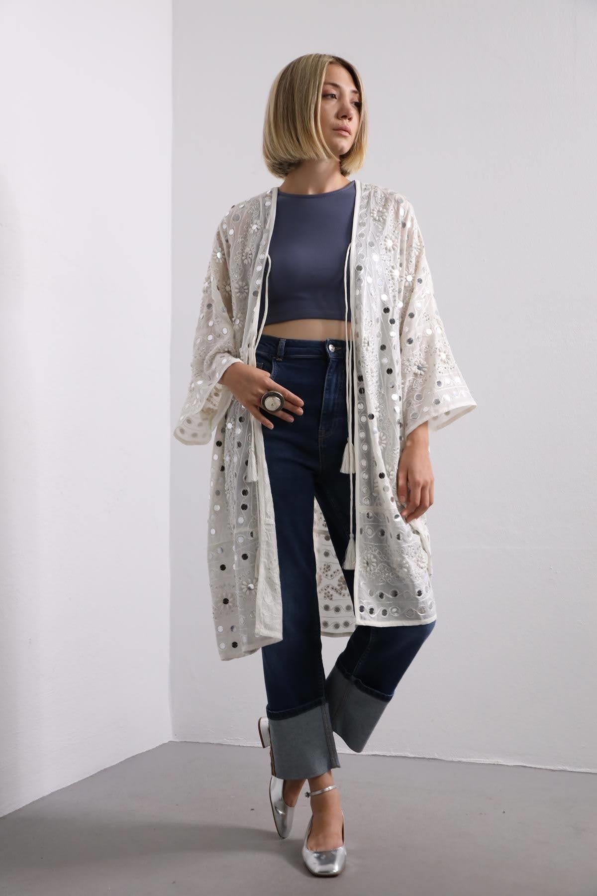  Beyaz Aynalı Boncuk İşlemeli Bohem Kimono
