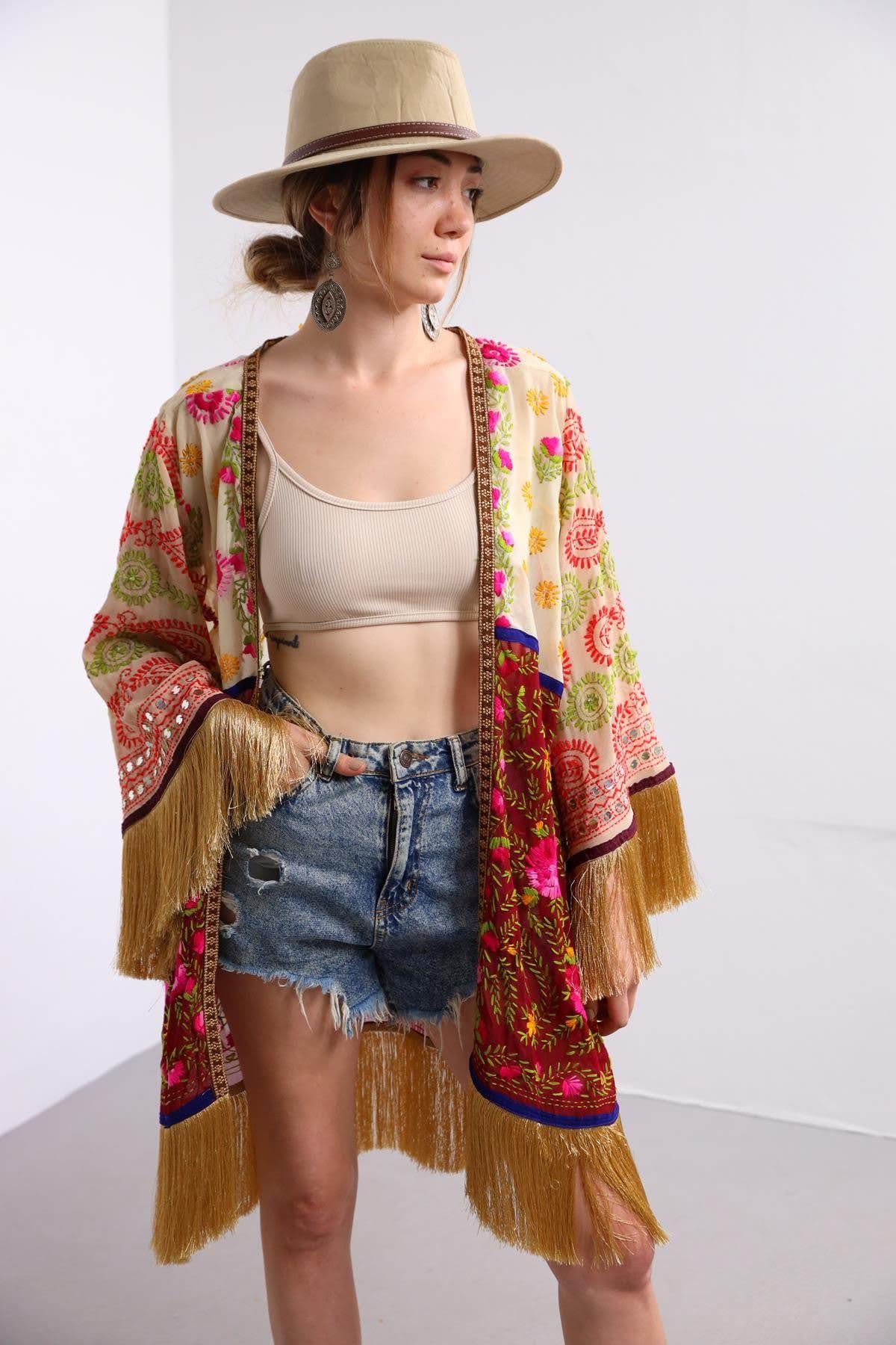 Gold Rengi Püsküllü Uzun Pul Detaylı Kaftan - Şaman Butik Gold Rengi Püsküllü Uzun Pul Detaylı Kaftan