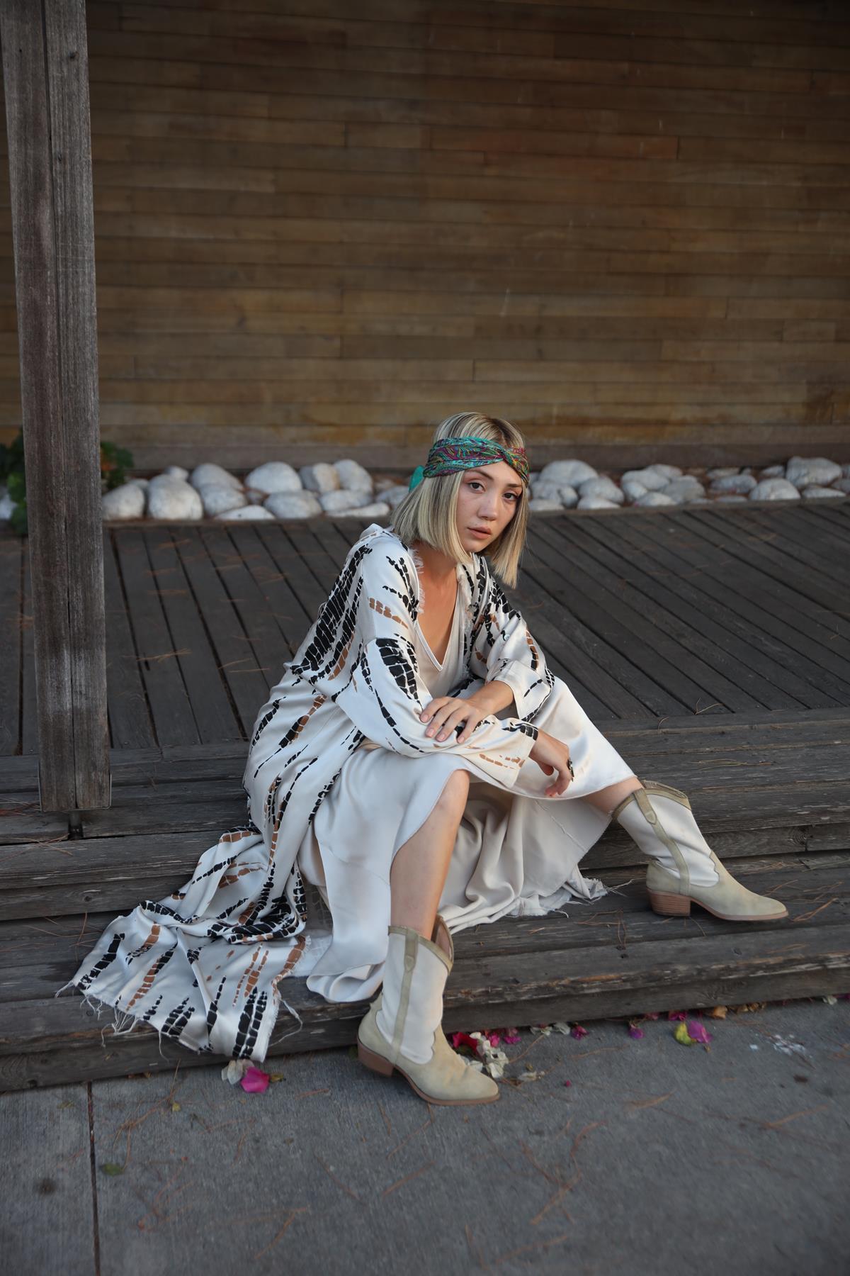 Gri Batikli Saten Kaftan - Şaman Butik Gri Batikli Saten Kaftan