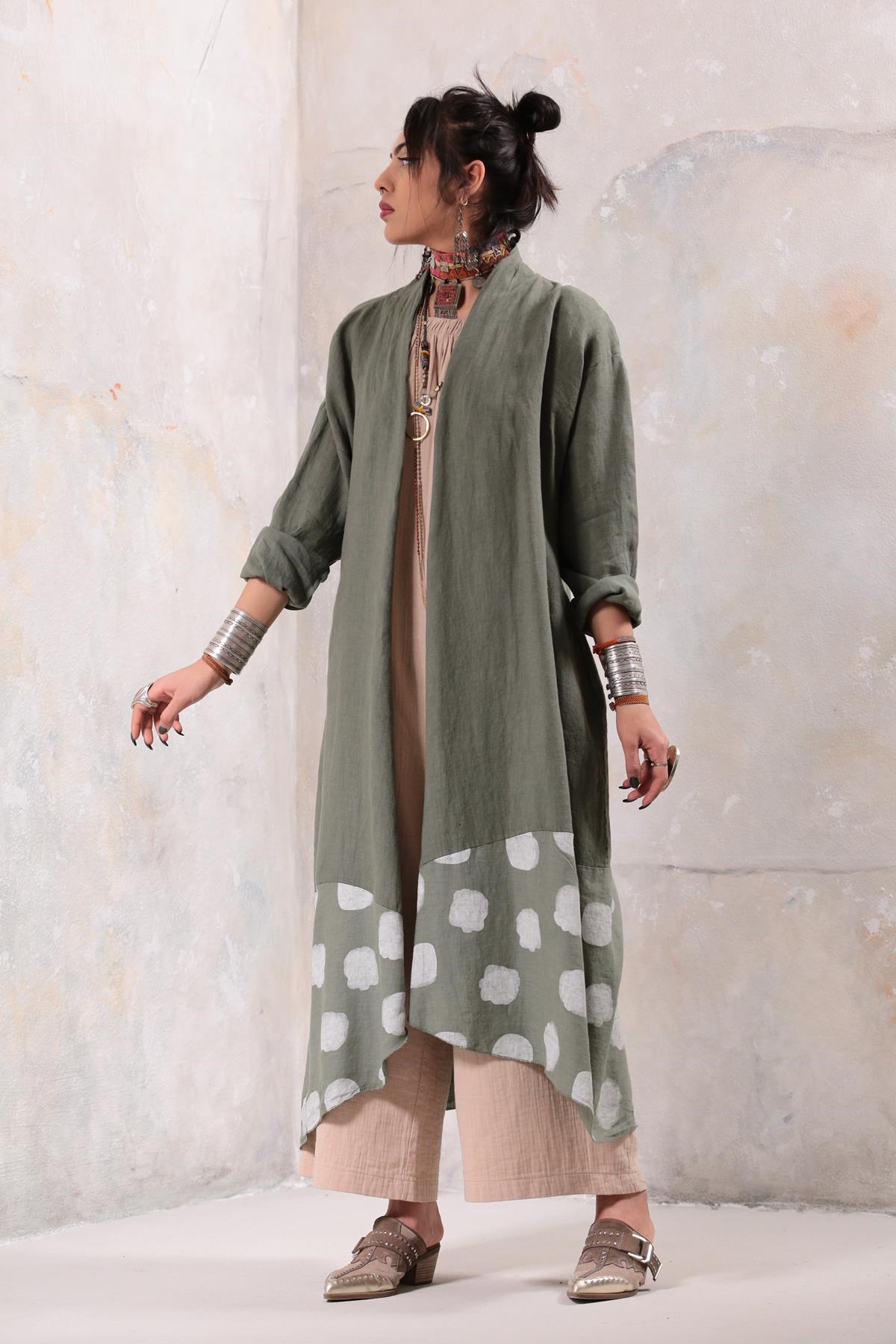 Haki Sırt Detaylı Puantiyeli Keten Kaftan - Şaman Butik Haki Sırt Detaylı Puantiyeli Keten Kaftan