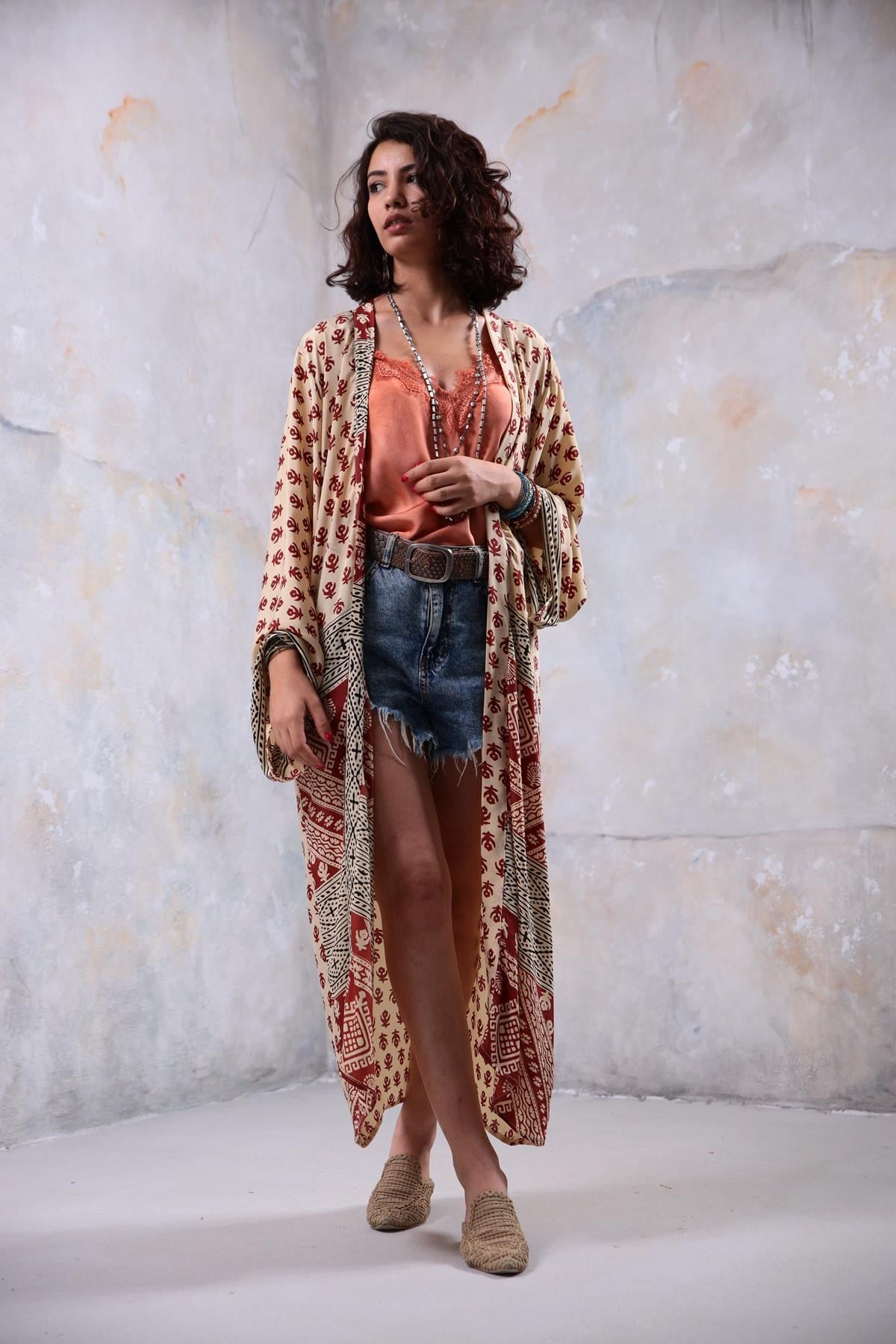 Krem Rengi Desenli Beli Kuşaklı Kimono - Şaman Butik Krem Rengi Desenli Beli Kuşaklı Kimono