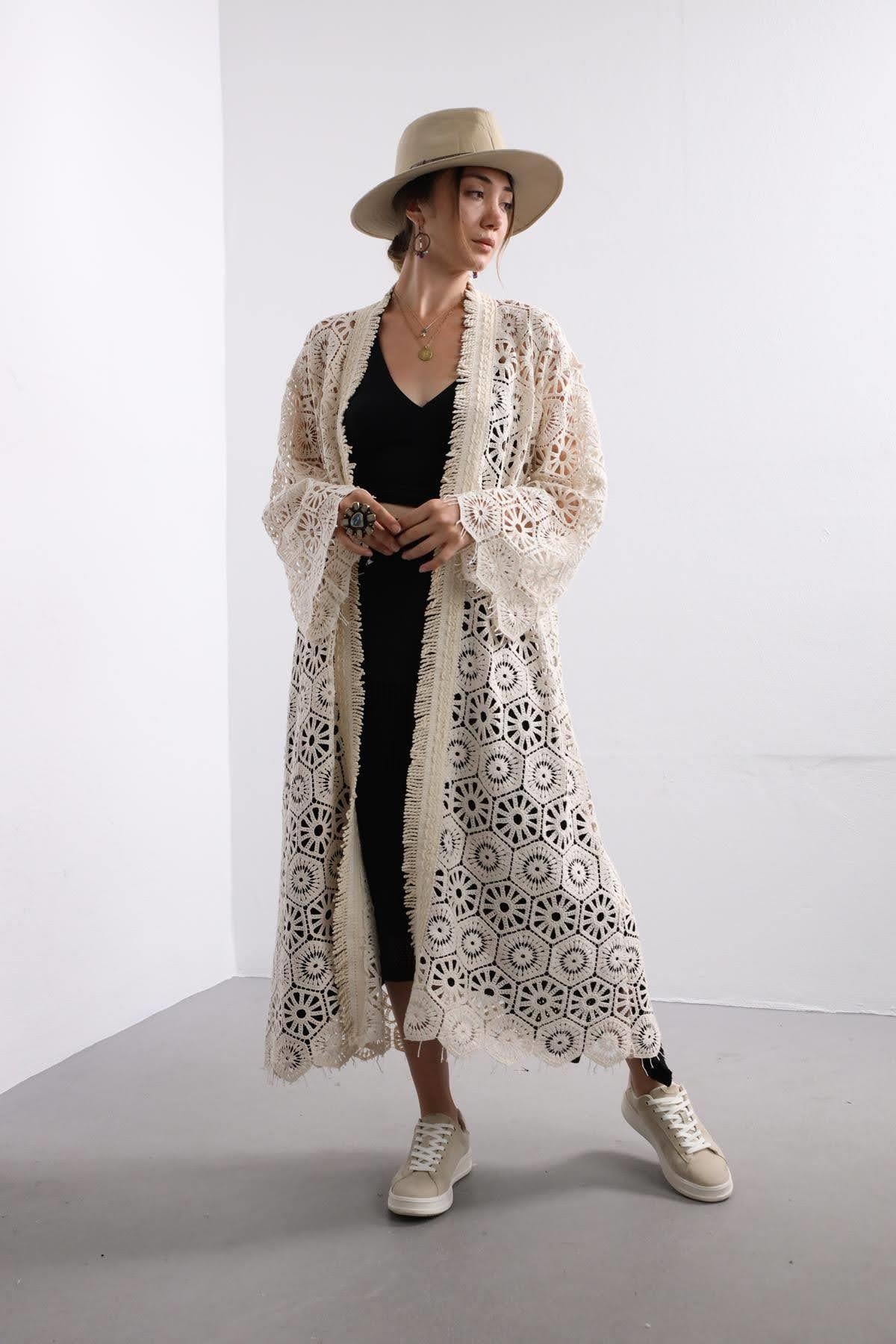  Krem Rengi Güpür Detaylı Bohem Kaftan