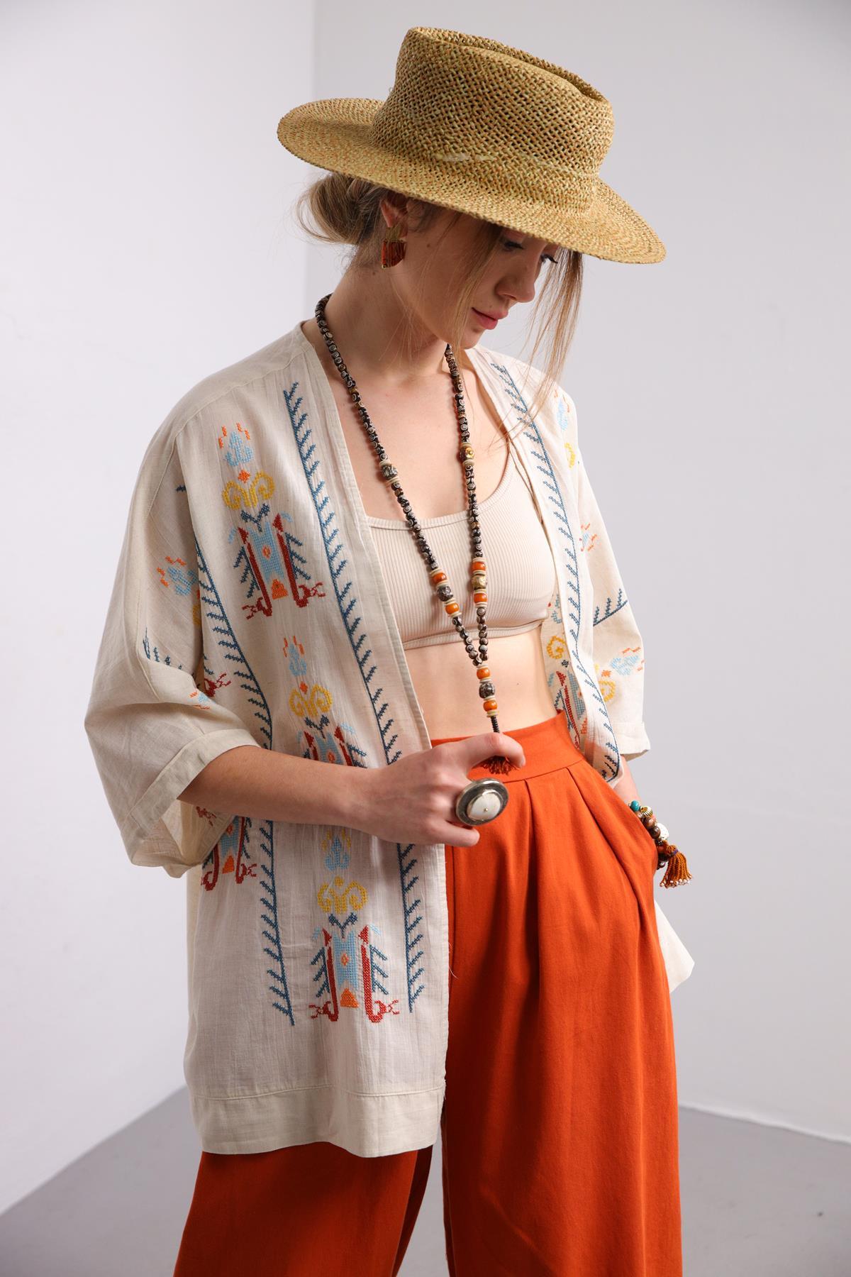  Krem Rengi İşlemeli Kısa Kaftan