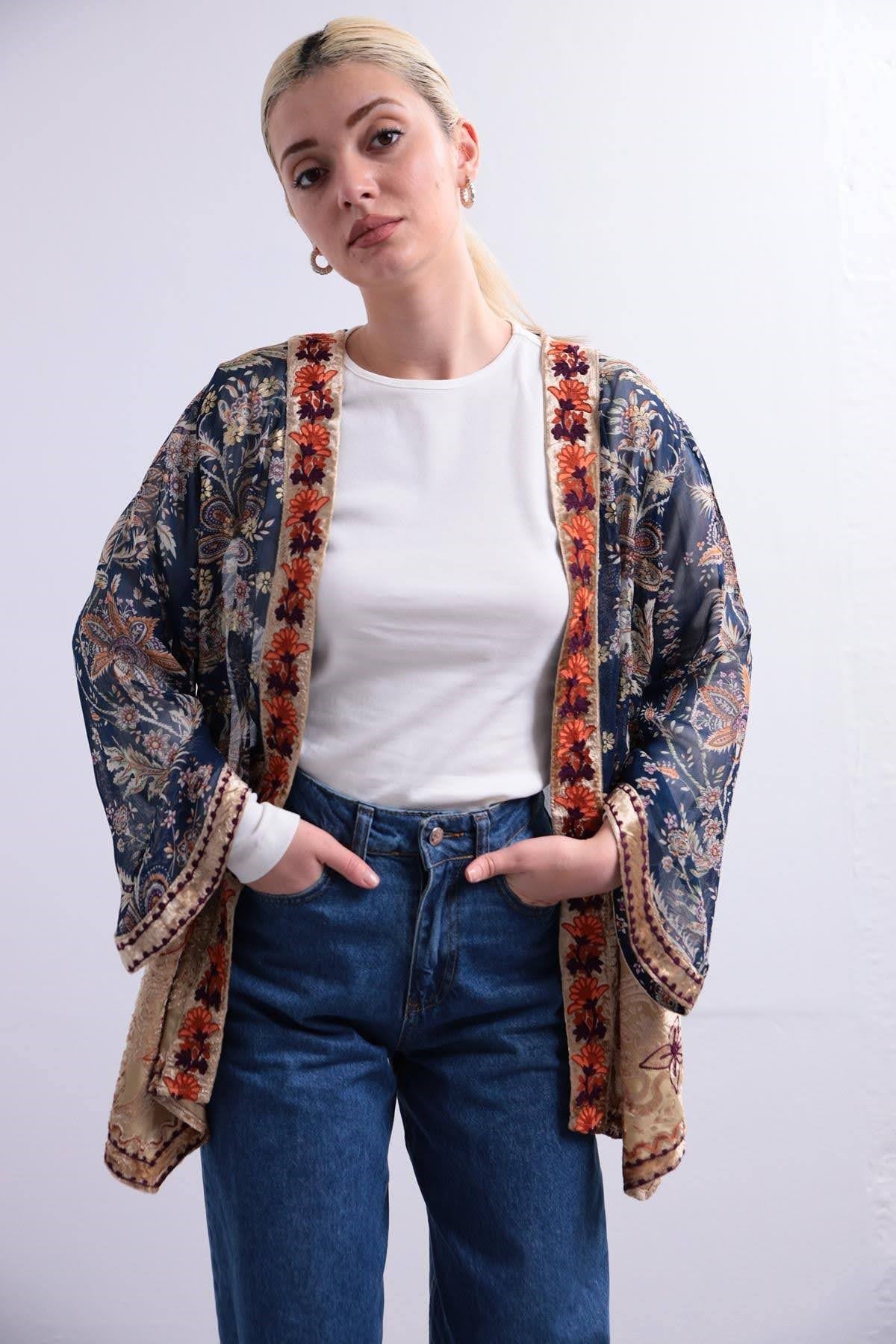  Lacivert Desenli Kadife Detaylı Asimetrik Kaftan