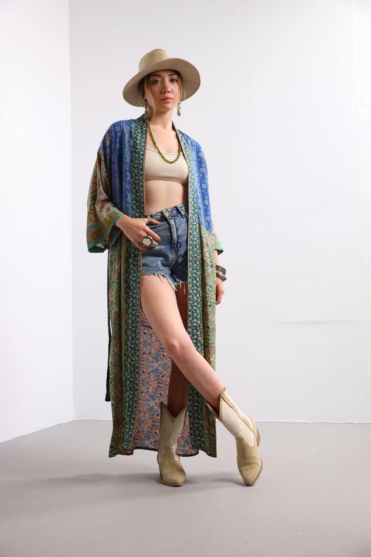  Mavi Desenli Uzun İpek Kaftan