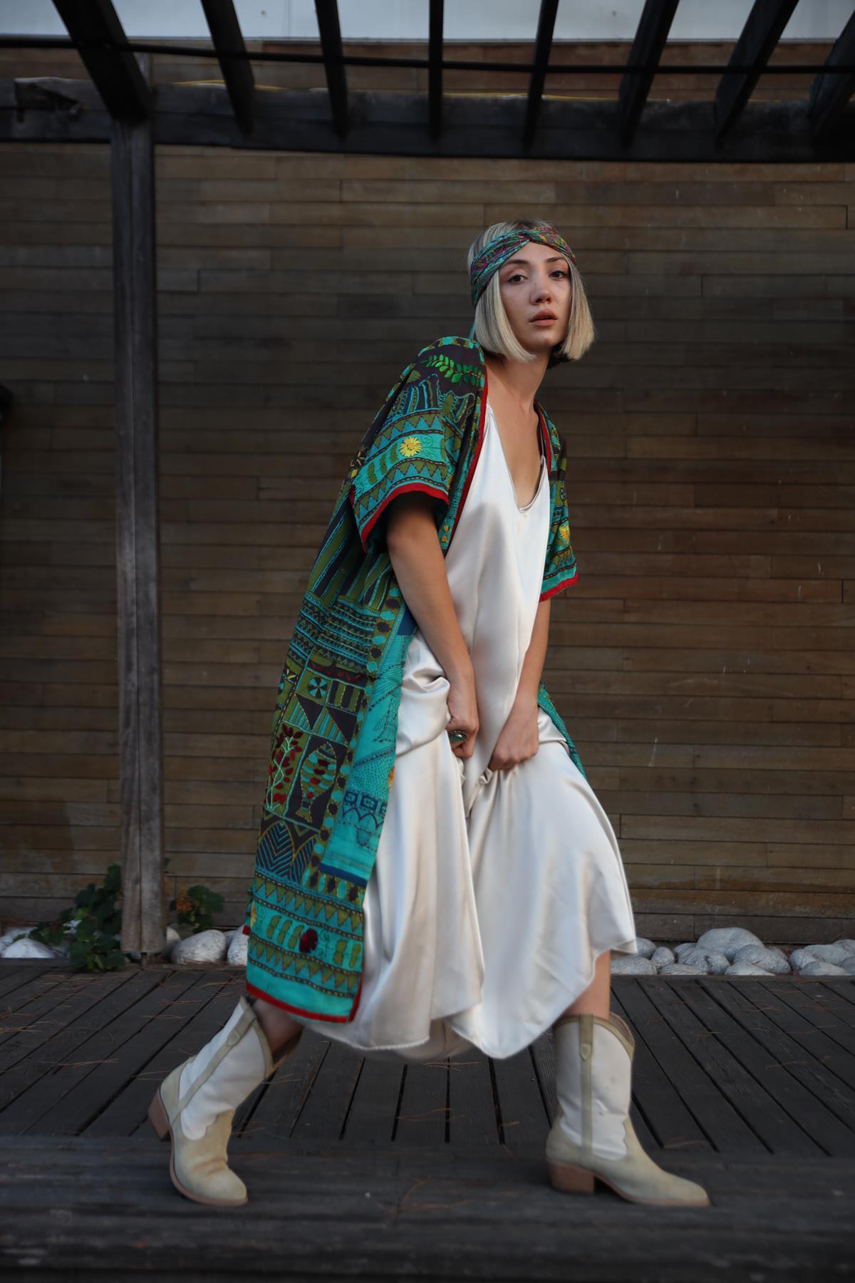 Petrol Mavisi İşlemeli Kısa Kollu Bohem Kaftan - Şaman Butik Petrol Mavisi İşlemeli Kısa Kollu Bohem Kaftan