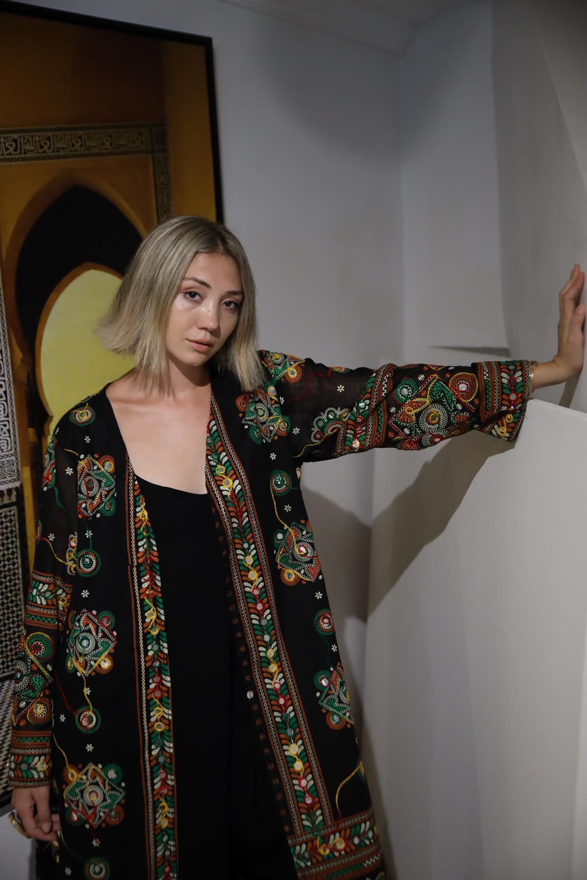  Siyah Pul İşlemeli Etnik Desen Bohem Kaftan