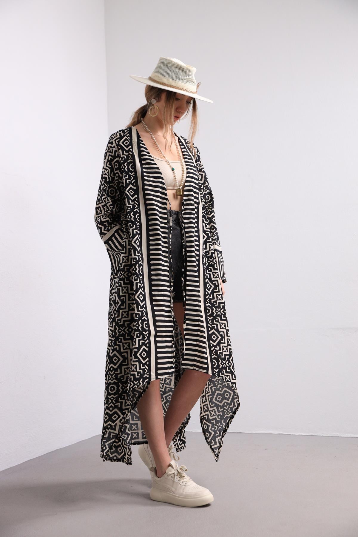 Siyah Tribal Desenli Asimetrik Kaftan - Şaman Butik Siyah Tribal Desenli Asimetrik Kaftan
