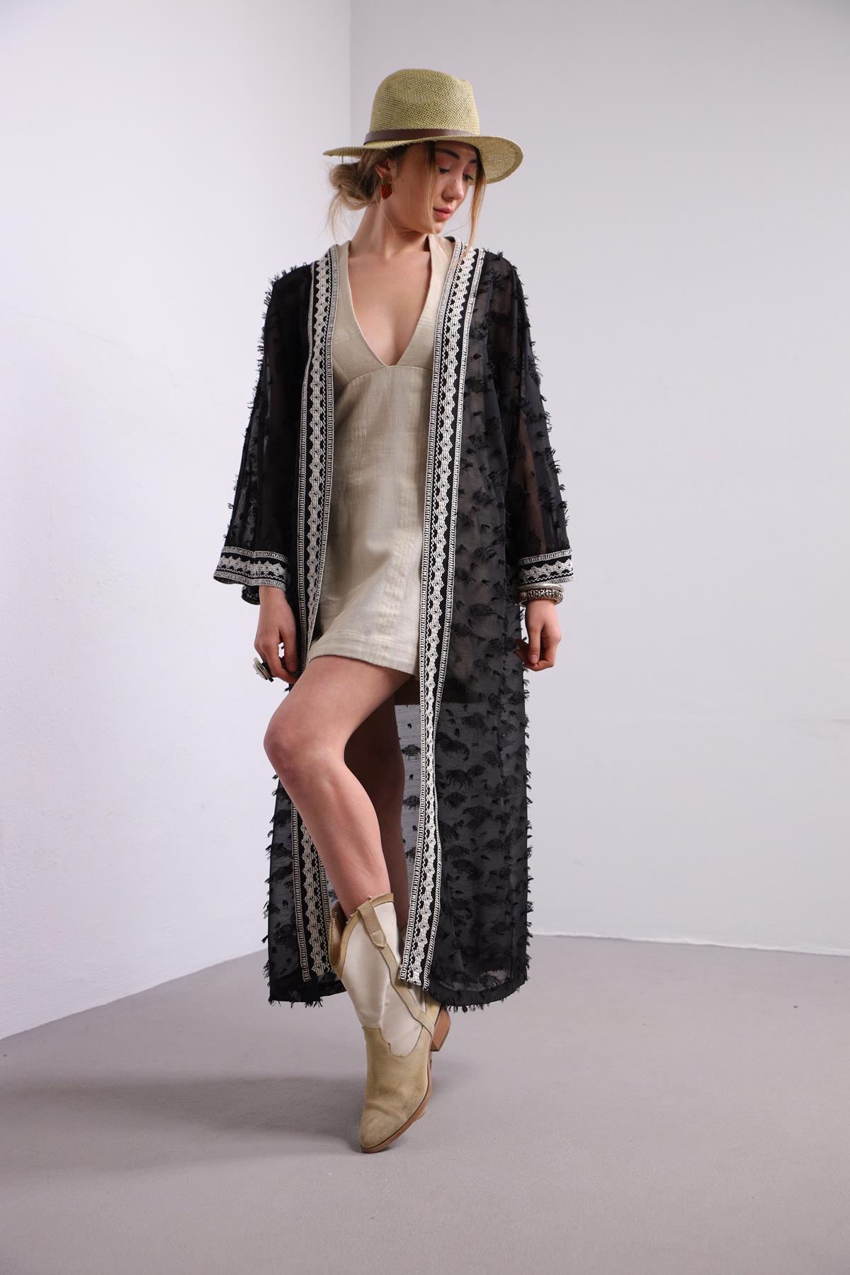 Siyah Yakası İşlemeli Püsküllü Kaftan - Şaman Butik Siyah Yakası İşlemeli Püsküllü Kaftan