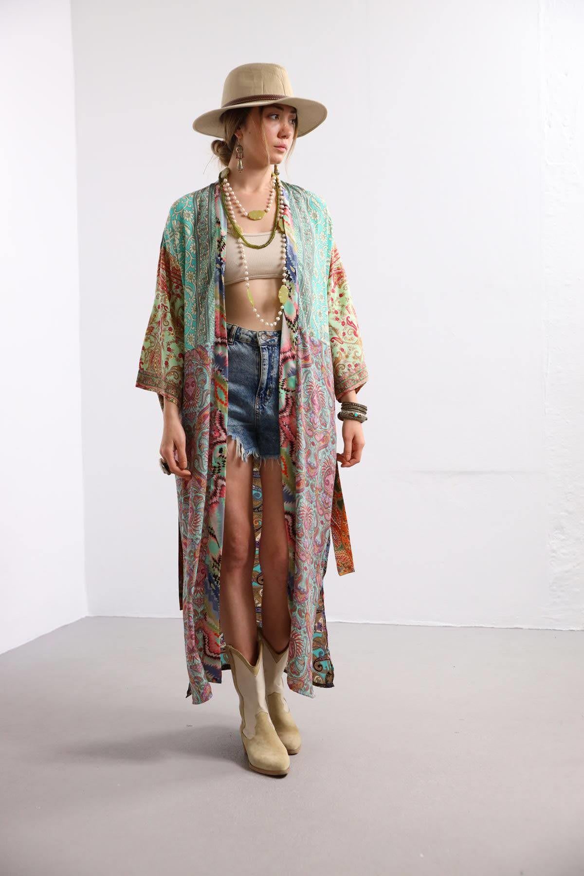 Su Yeşili Desenli Uzun İpek Kaftan - Şaman Butik Su Yeşili Desenli Uzun İpek Kaftan