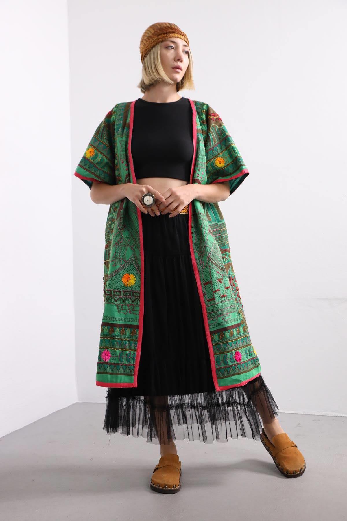  Zümrüt Yeşili İşlemeli Kısa Kollu Bohem Kaftan