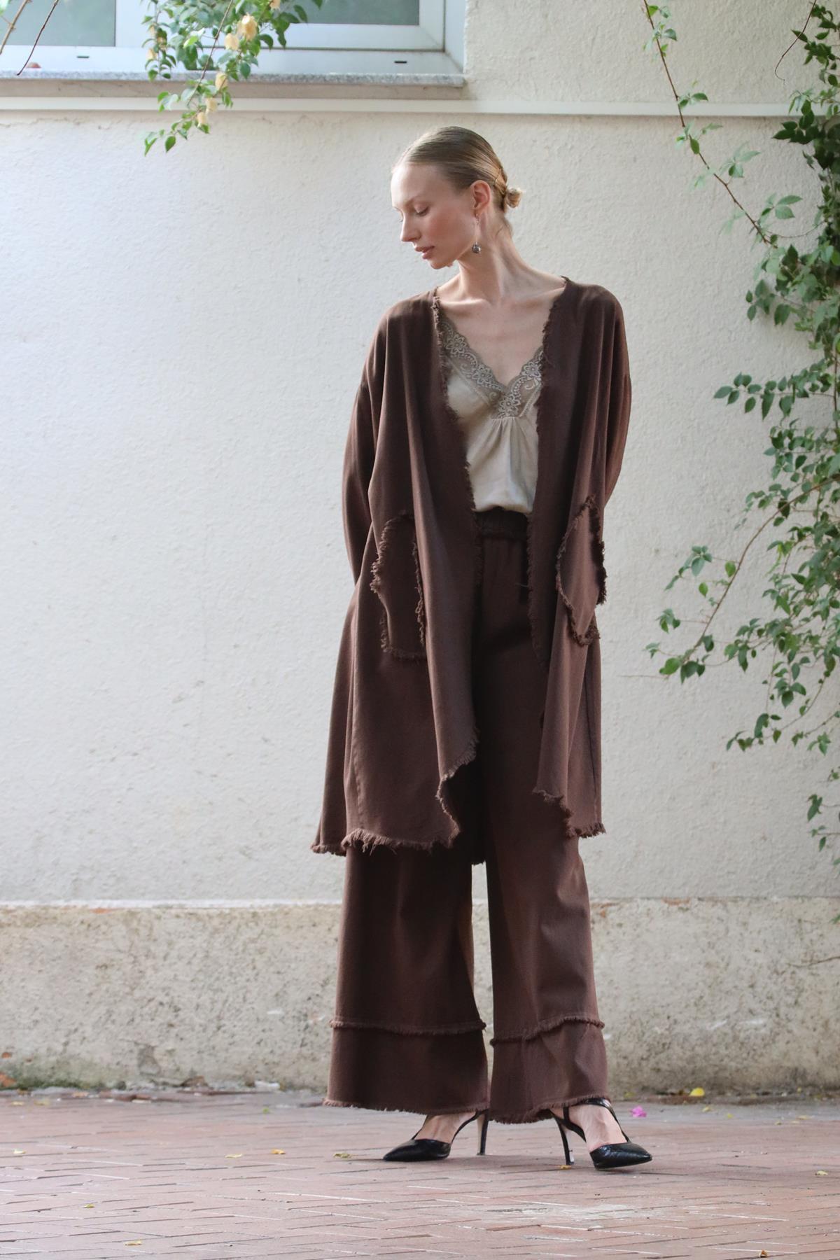 Kahverengi Saçaklı Kaftan ve Pantolon Takım