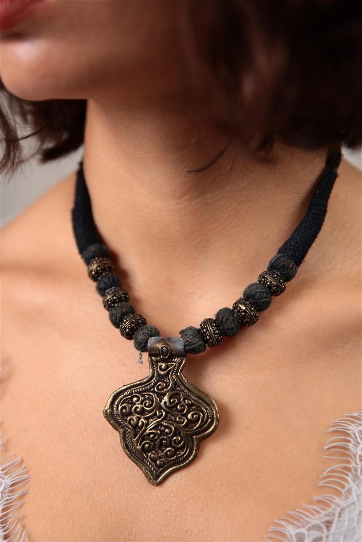  Bronz Antik İşlemeli Parça Detaylı Ayarlanabilir Tasarım Kolye