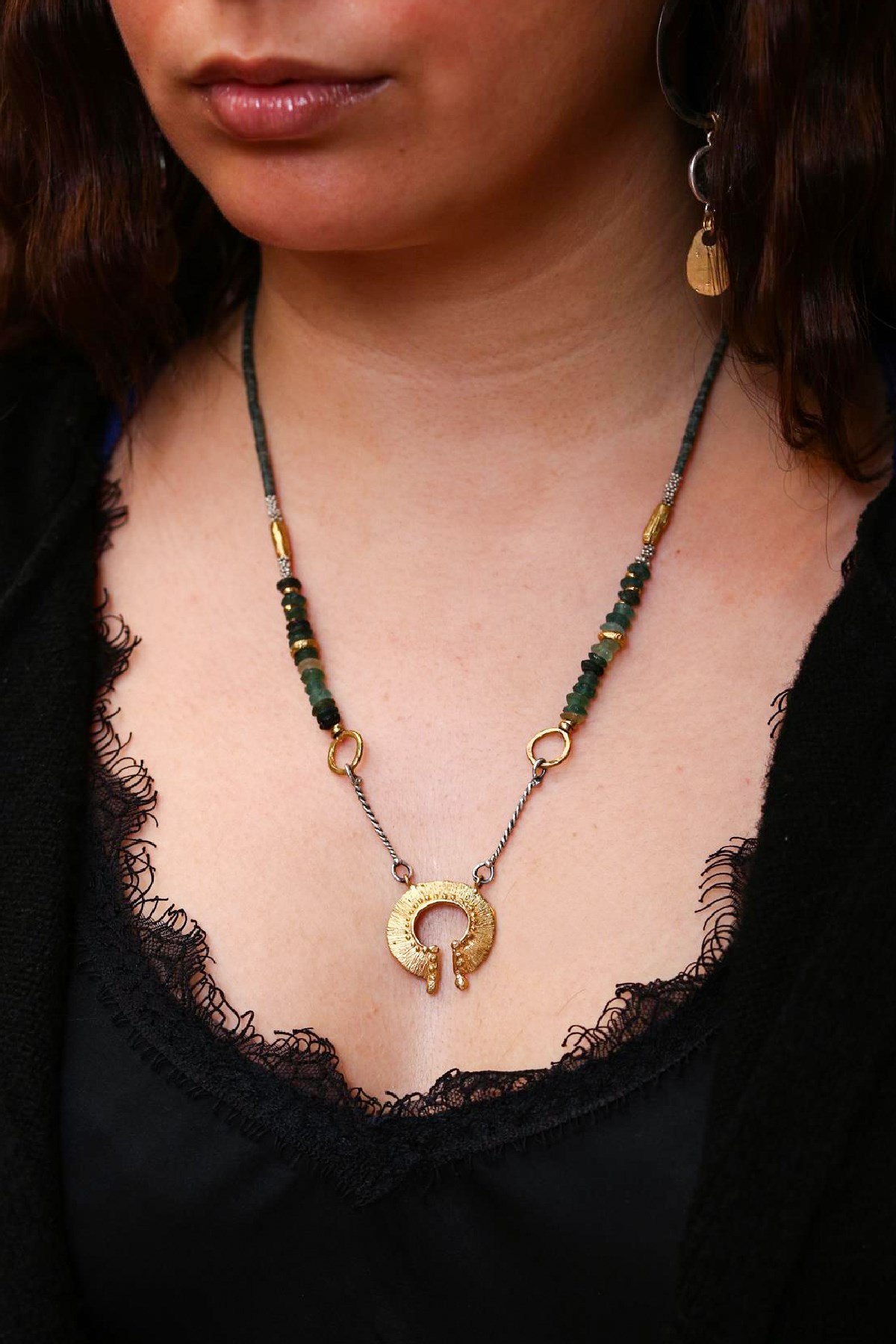 Bronz Antik Parça Detaylı Yeşim Taşlı Tasarım Kolye - Şaman Butik Bronz Antik Parça Detaylı Yeşim Taşlı Tasarım Kolye