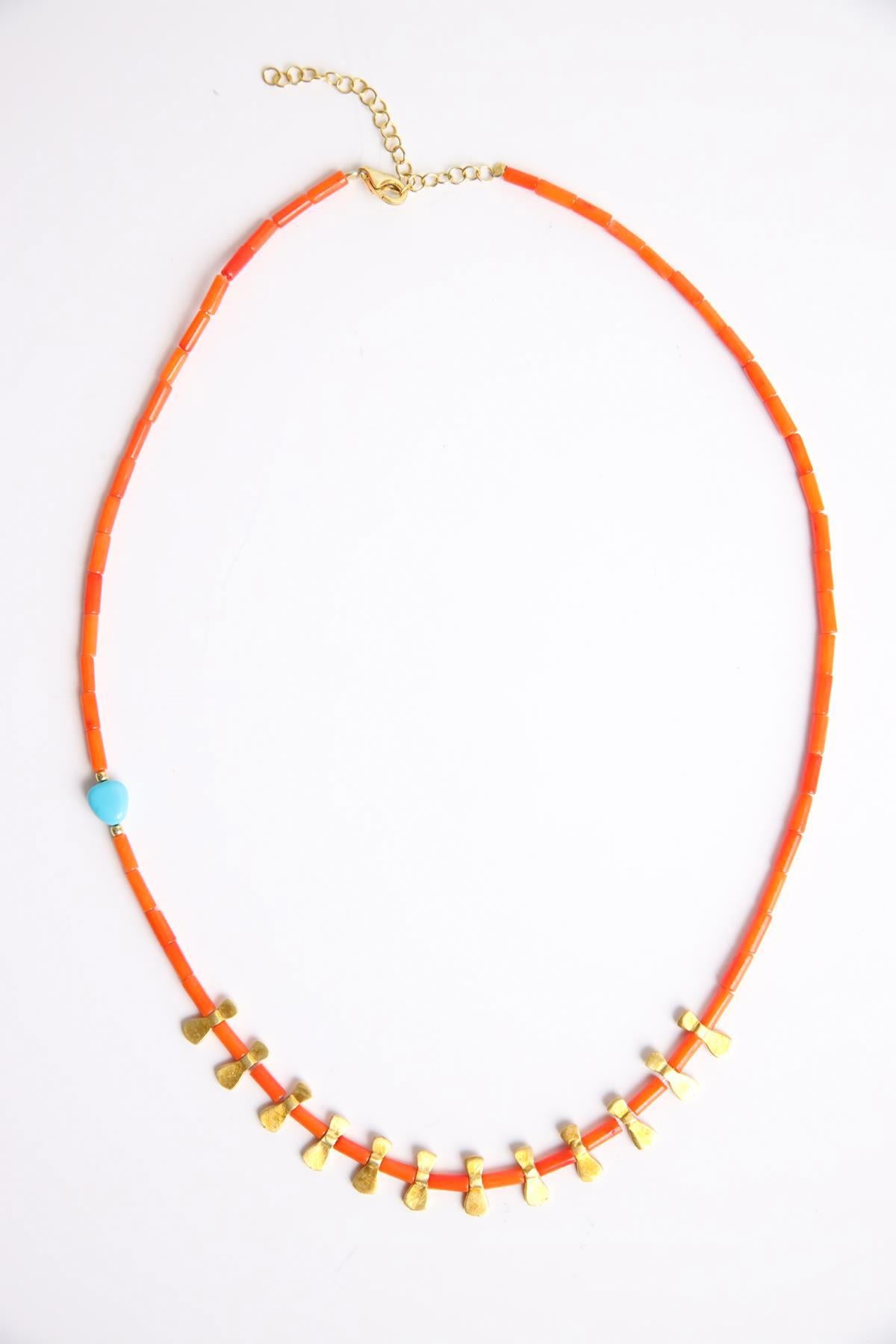  Bronz Parça Detaylı Mercan Taşlı Kolye