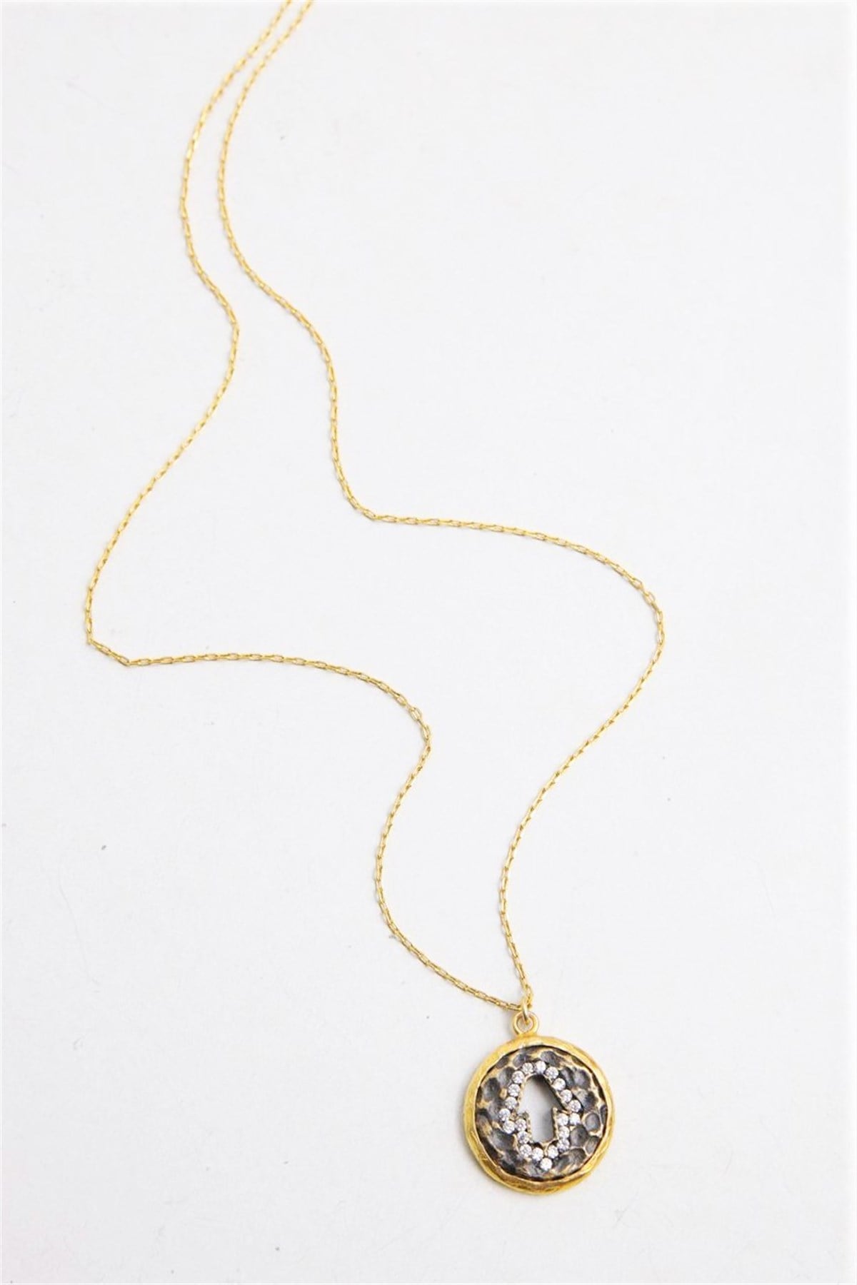 Fatma'nın Eli Figürlü Kristal Taş Detaylı Tasarım Gümüş Kolye Fatma'nın Eli Figürlü Kristal Taş Detaylı Tasarım Gümüş Kolye