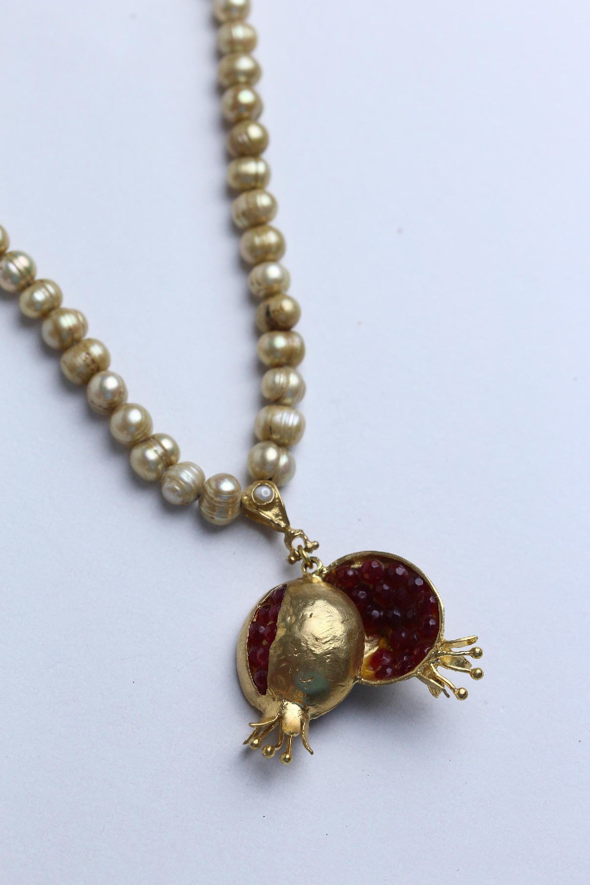 Pomegranate Detailed Water Pearl Designer Necklace Saman Butik