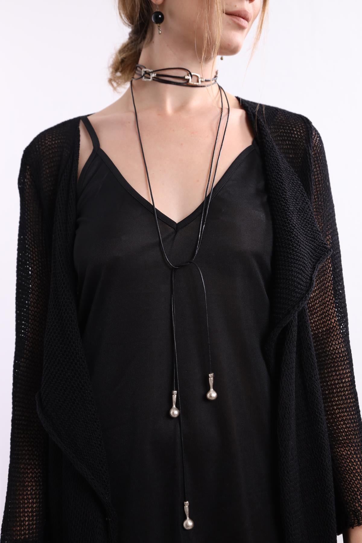 Siyah Deri Kayışlı Figürlü Kolye - Şaman Butik Siyah Deri Kayışlı Figürlü Kolye