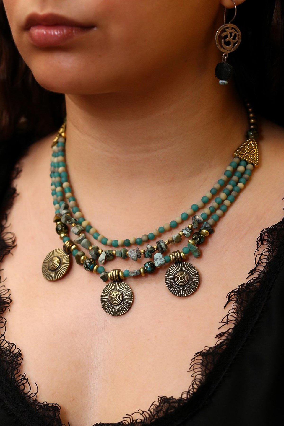 Yeşil Doğal Taşlı Bronz Antik Parçalı Çoklu Tasarım Kolye - Şaman Butik Yeşil Doğal Taşlı Bronz Antik Parçalı Çoklu Tasarım Kolye