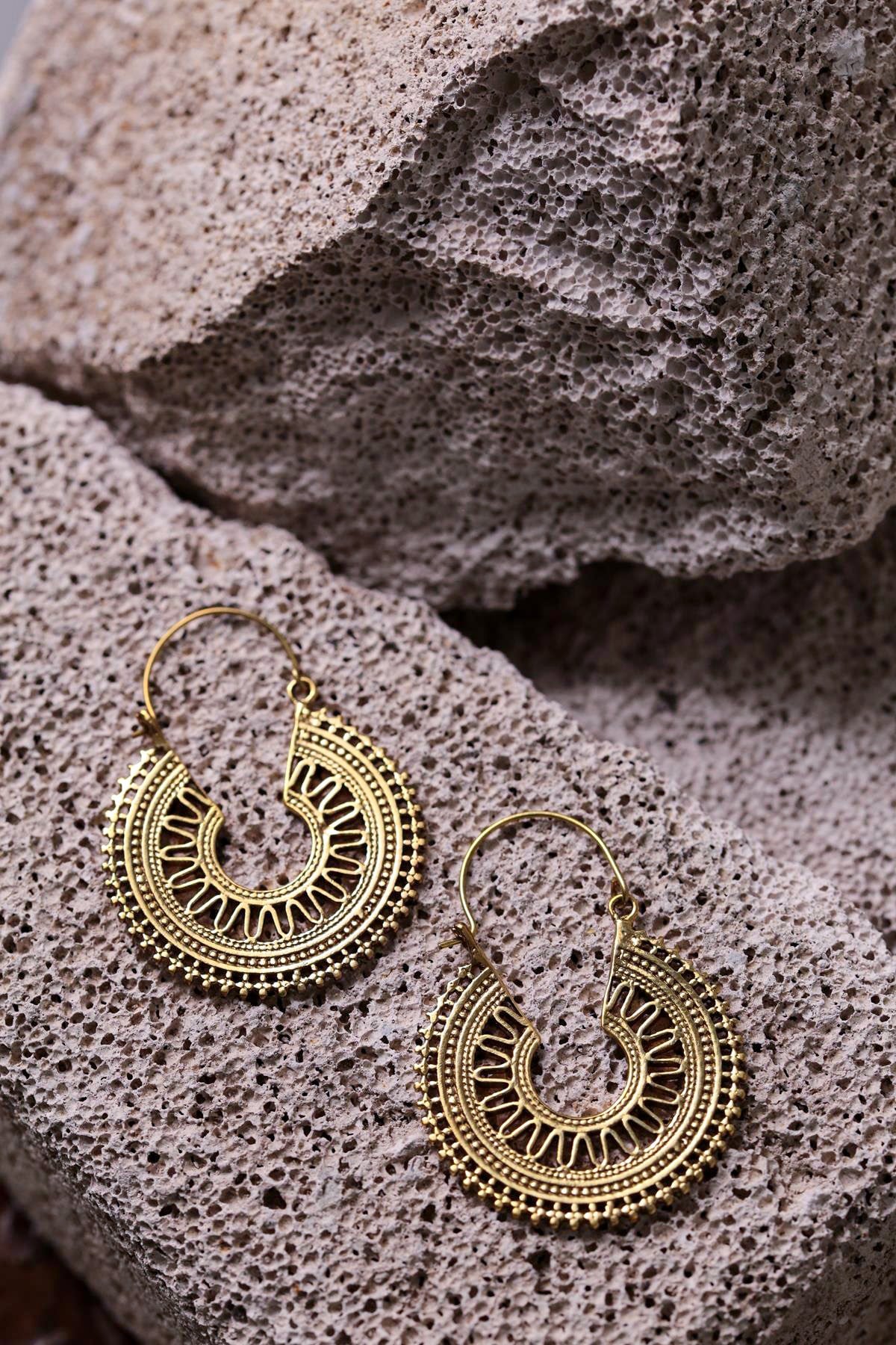 Antik Motif İşlemeli Kaplama Tasarım Küpe - Şaman Butik Antik Motif İşlemeli Kaplama Tasarım Küpe