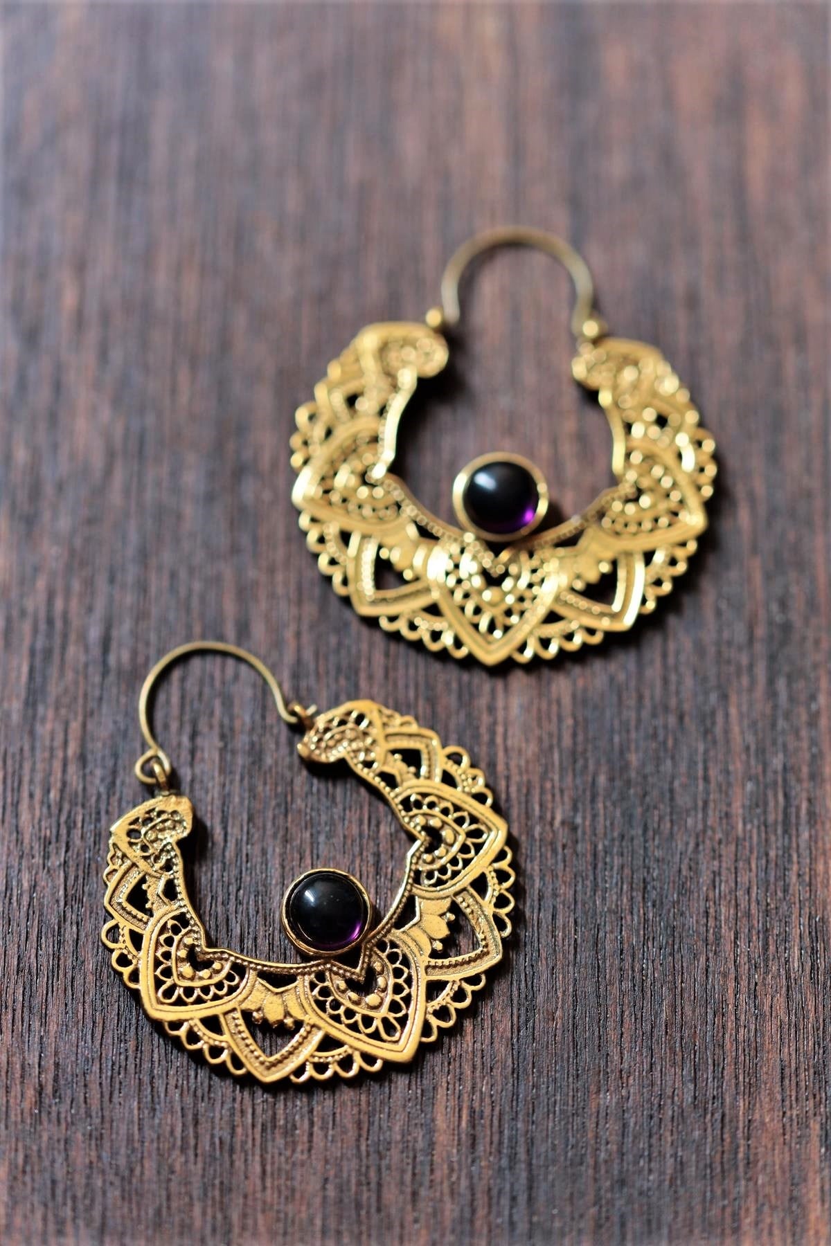  Bronz Antik İşlemeli Doğal Taşlı Tasarım Küpe