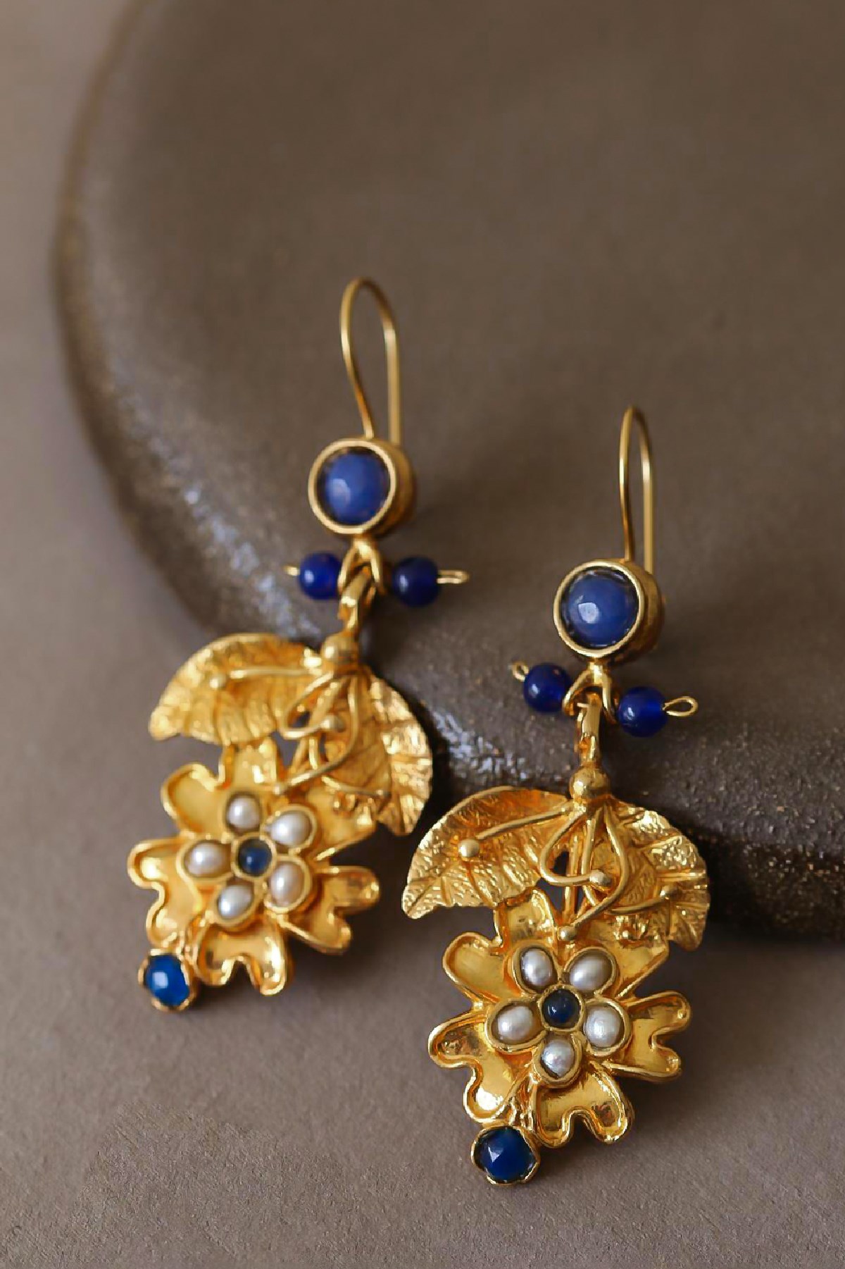 Bronz Sallantılı Yaprak Ve Çiçek Tasarım Küpe - Şaman Butik Bronz Sallantılı Yaprak Ve Çiçek Tasarım Küpe