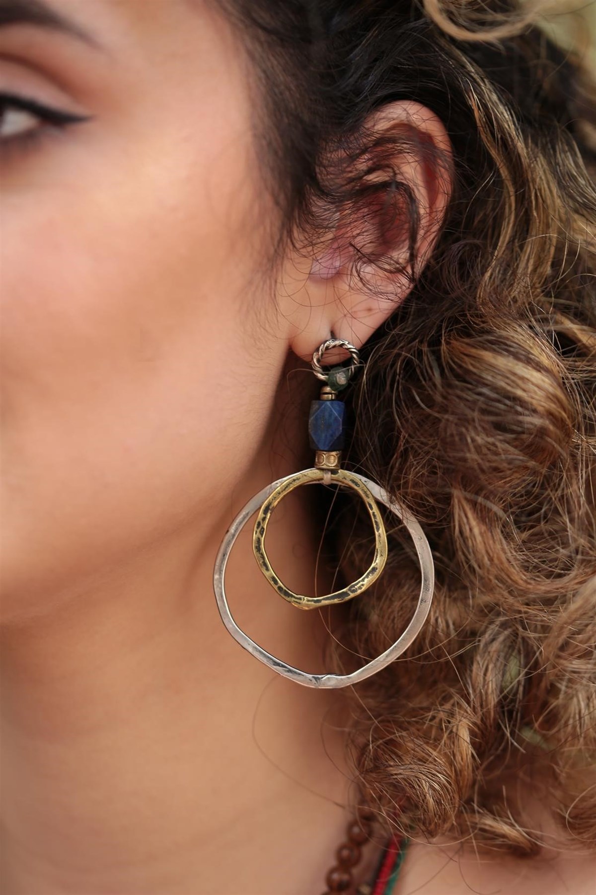 Bronz Ve Gümüş Halkalı Lapis Taşlı Tasarım Küpe - Şaman Butik Bronz Ve Gümüş Halkalı Lapis Taşlı Tasarım Küpe