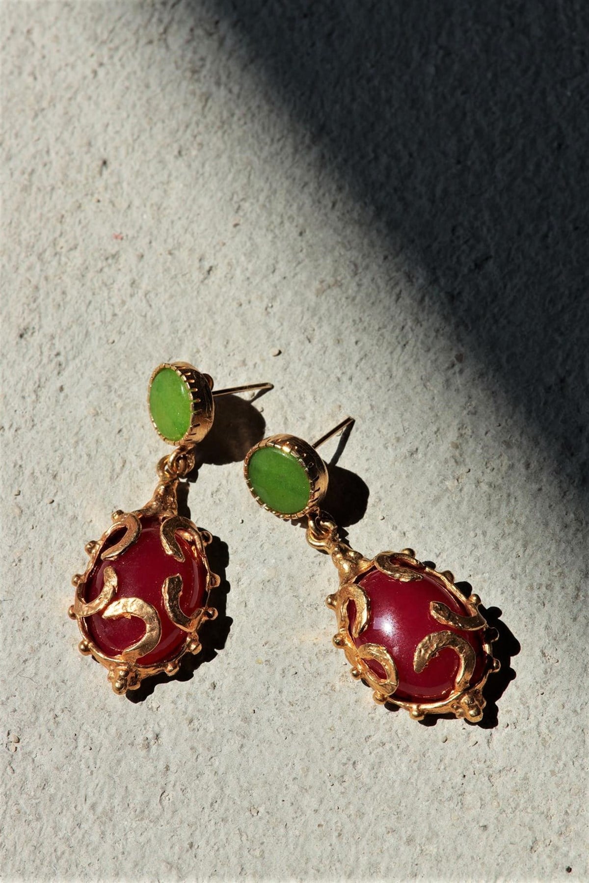  Doğal Taşlı Kafes Tasarım Sallantılı Bronz Küpe