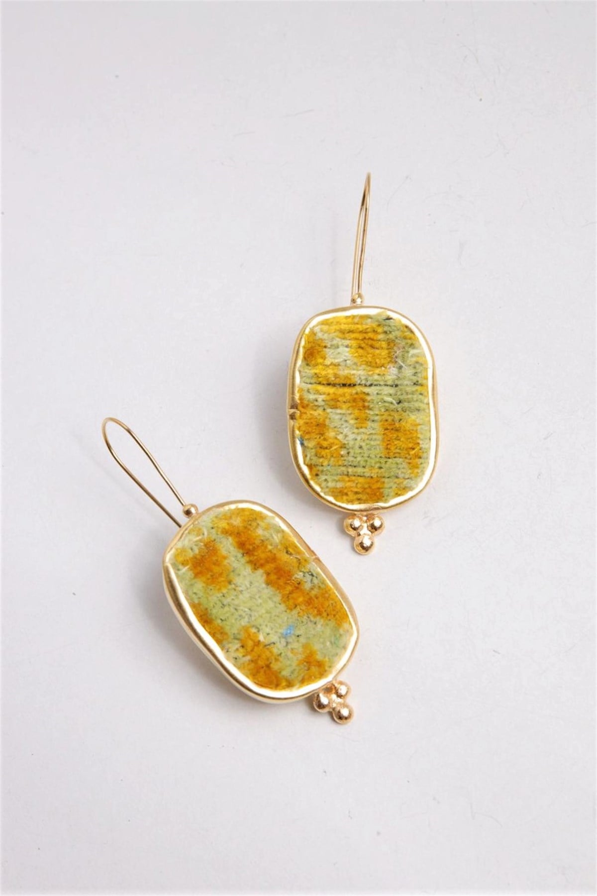  Oval Kadifeli Tasarım Bronz Küpe