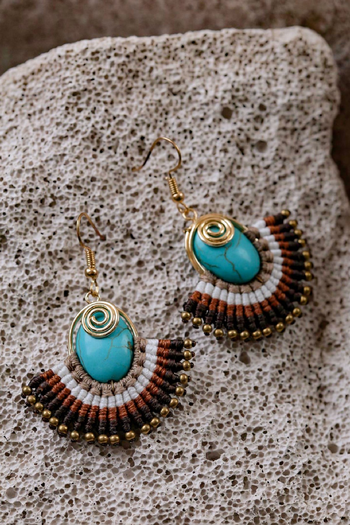  Oval Turkuaz Taşlı Kahve Beyaz Vizon Örgü Tasarım Küpe