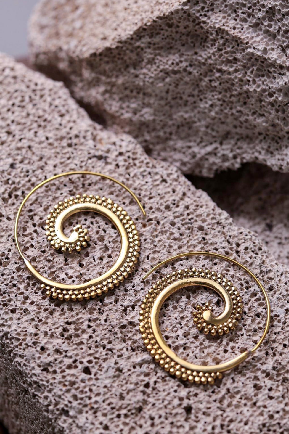 Spiral Tasarım İşlemeli Kaplama Küpe - Şaman Butik Spiral Tasarım İşlemeli Kaplama Küpe