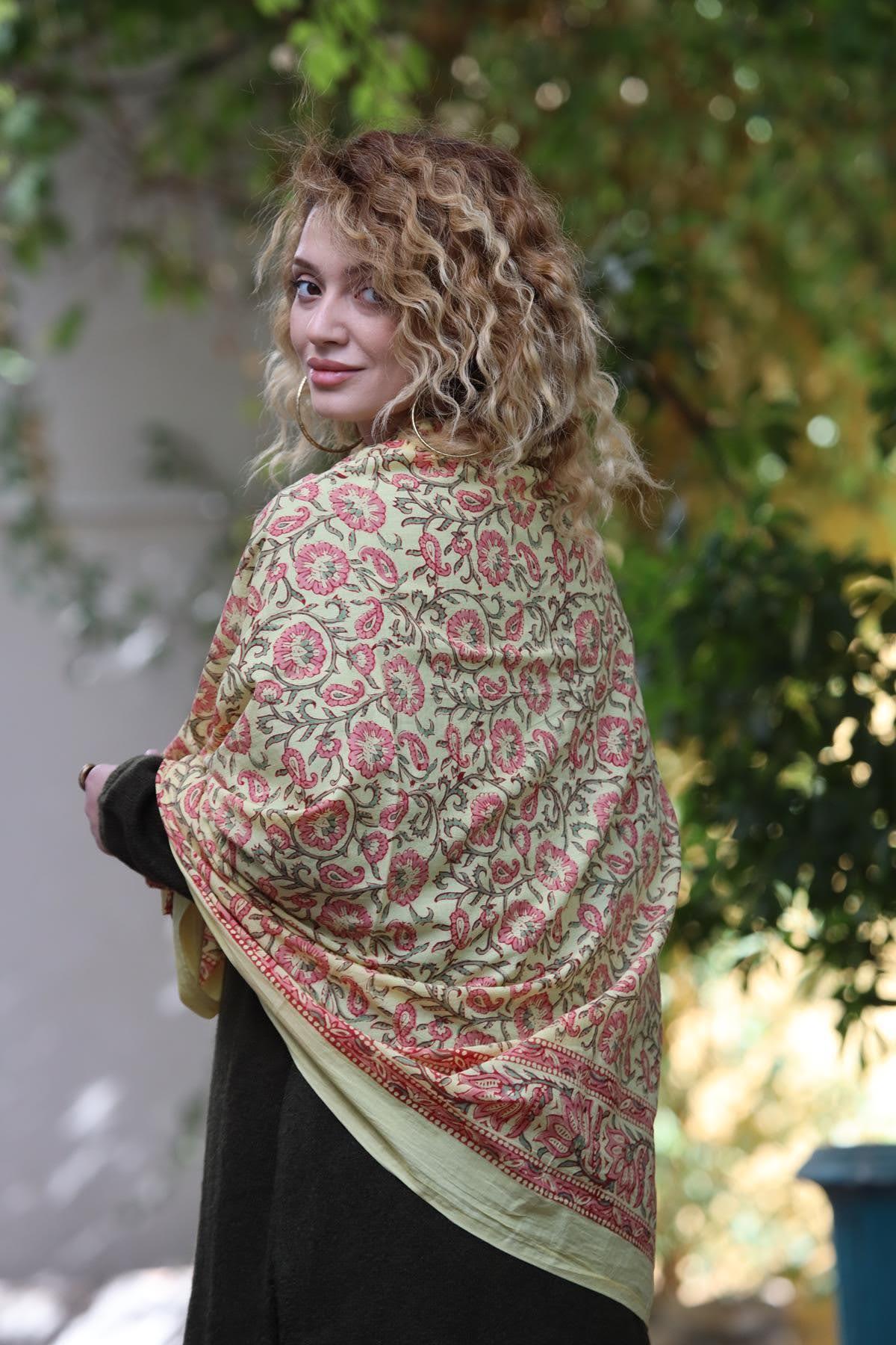 Limon Sarısı Desenli Otantik Şal