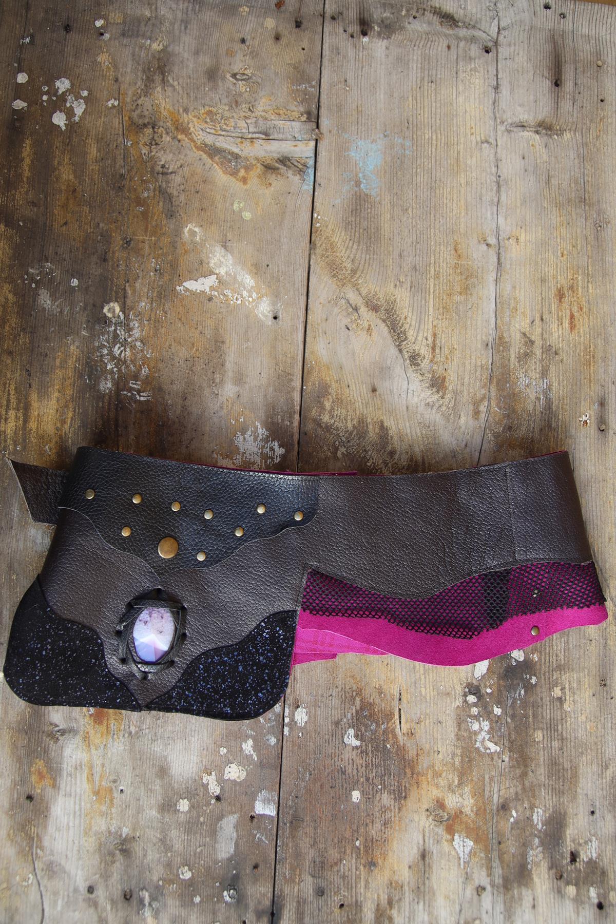 Mor Doğal Taşlı Gizli Cepli Süet Deri Kemer