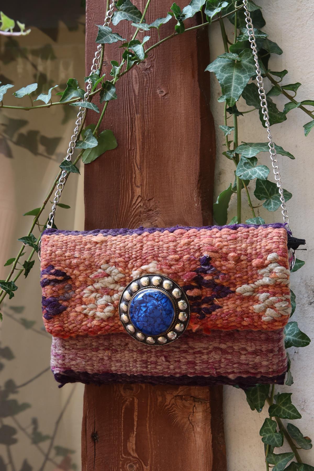 Mor Kilim Dokuma Taşlı Çanta