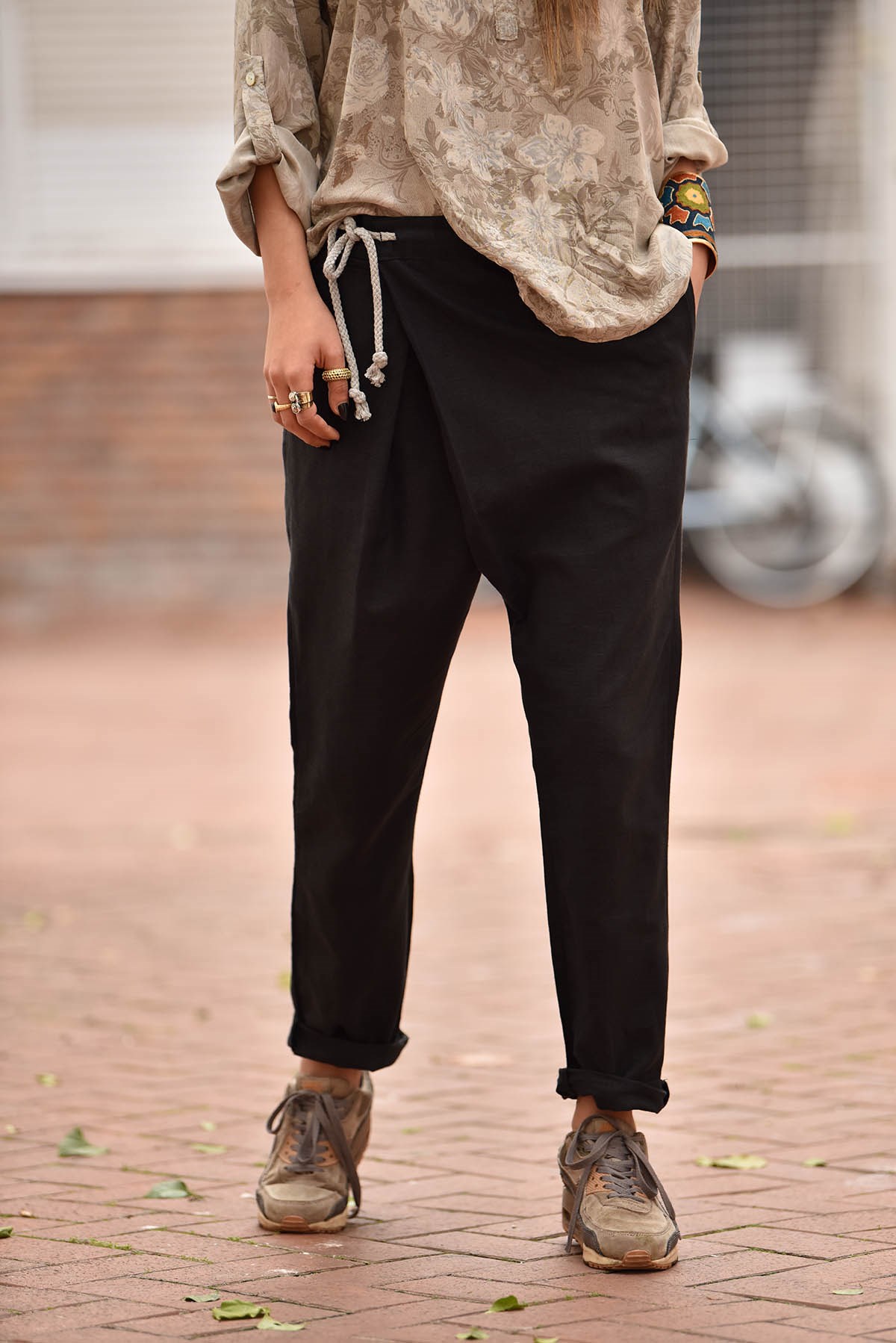Siyah Önü Çapraz Pileli Pantolon - Şaman Butik - Bohem Giyim ve Aksesuar |  Kadın & Erkek