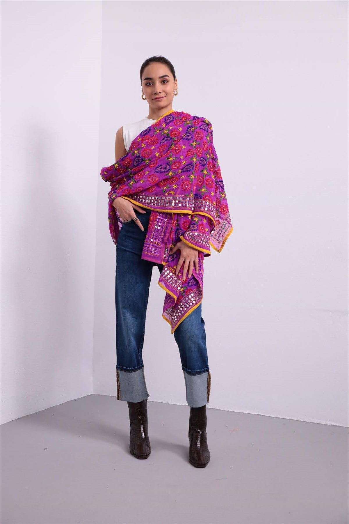 Mor Çiçek İşlemeli Pullu Büyük Şal - Şaman Butik Mor Çiçek İşlemeli Pullu Büyük Şal