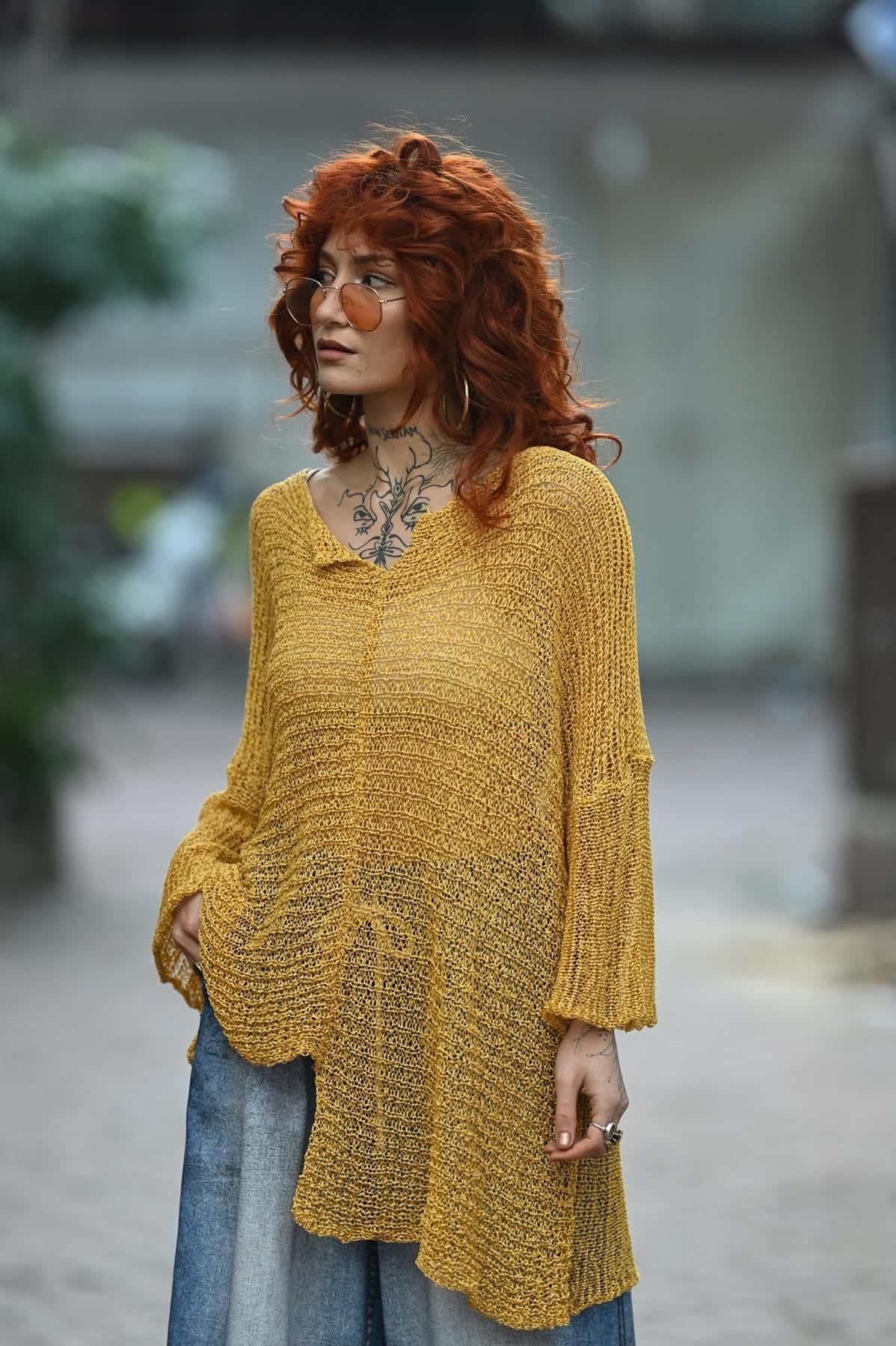Sarı Yakası Kesik Detay Merserize Bluz