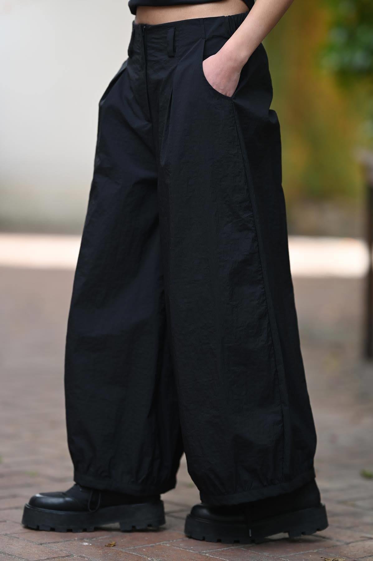 Siyah Beli Fermuarlı Pileli Salaş Paraşüt Pantolon