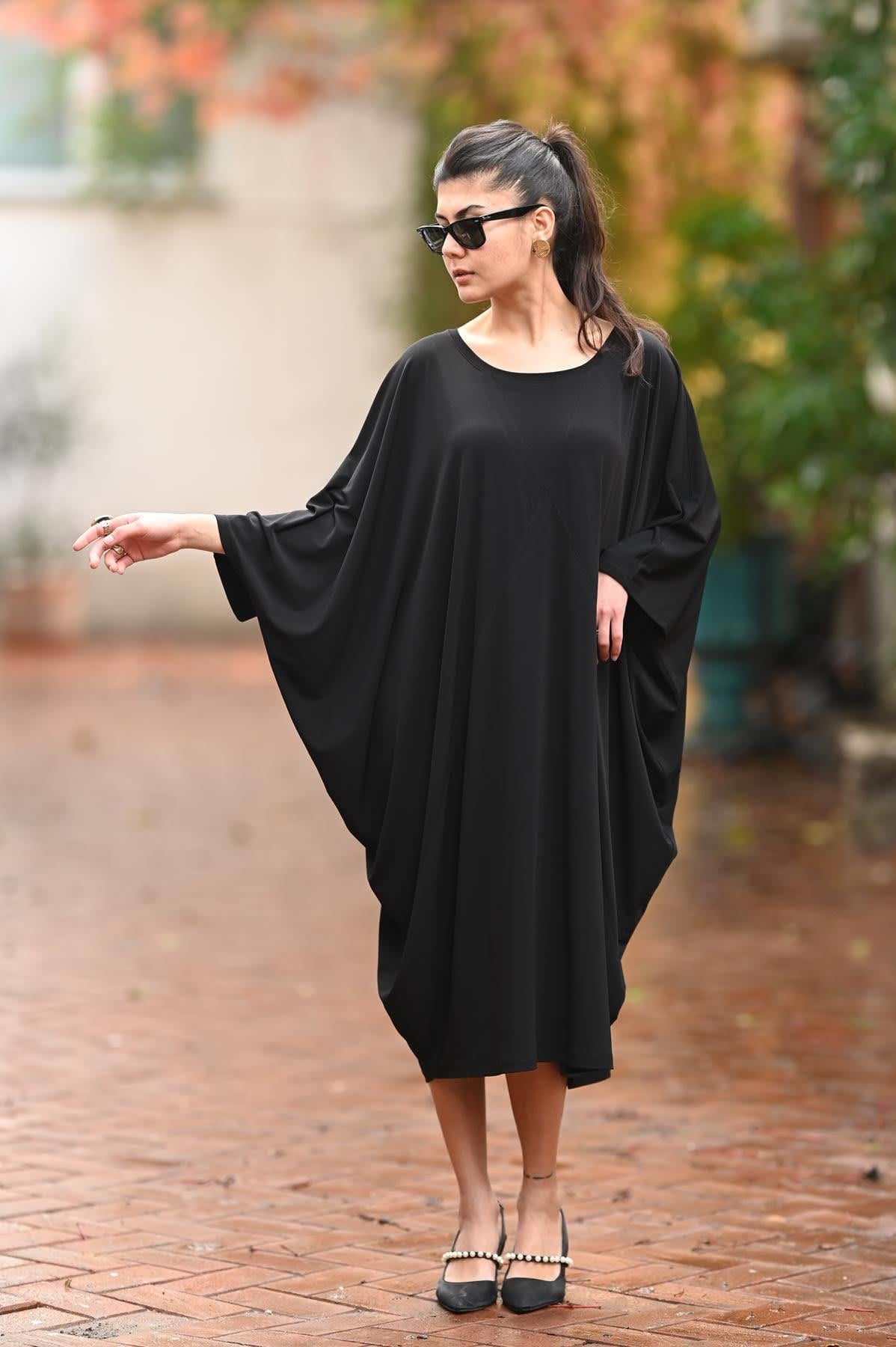 Siyah Bisiklet Yaka Çapraz Dikiş Detaylı Yarasa Kol Elbise