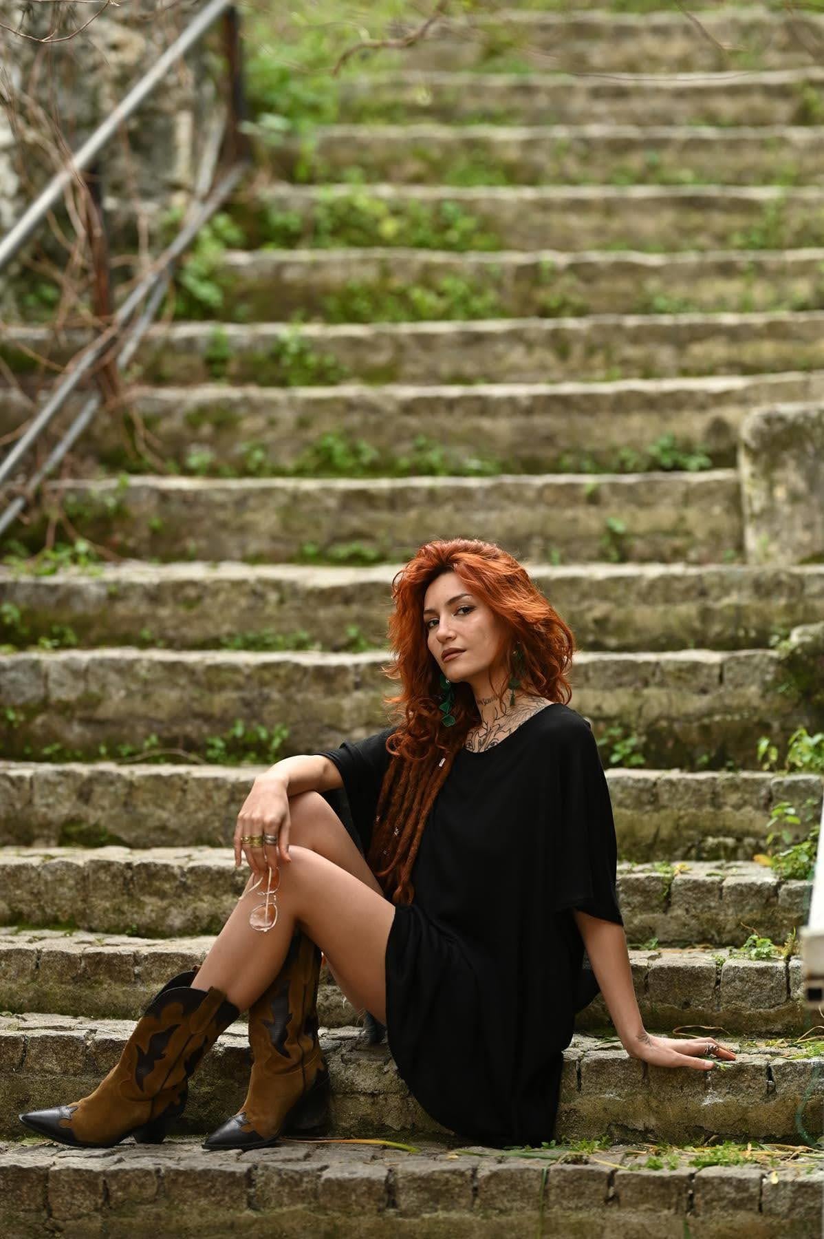 Siyah Bisiklet Yaka Oversize Triko Tunik