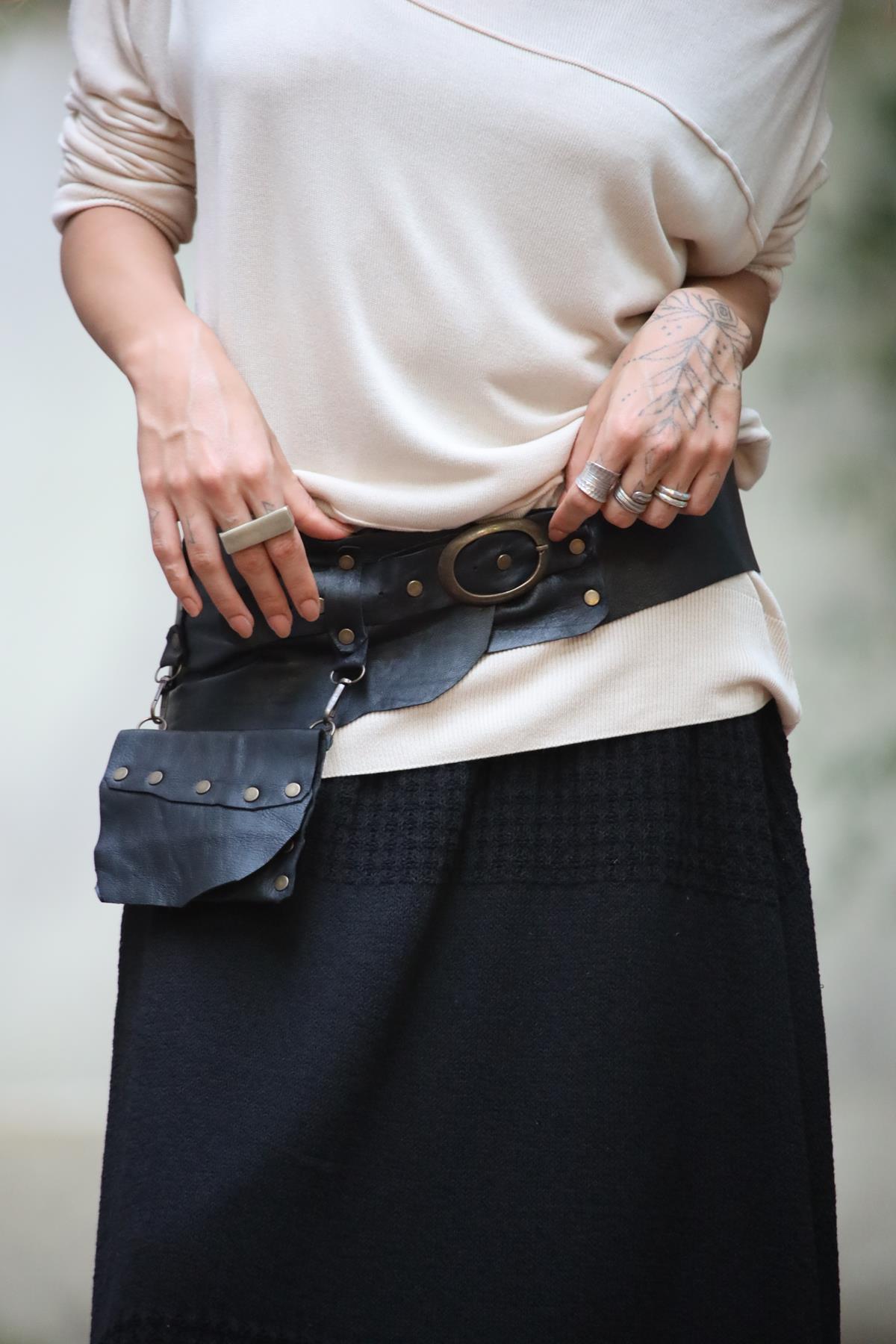 Siyah Cepli Deri Kemer