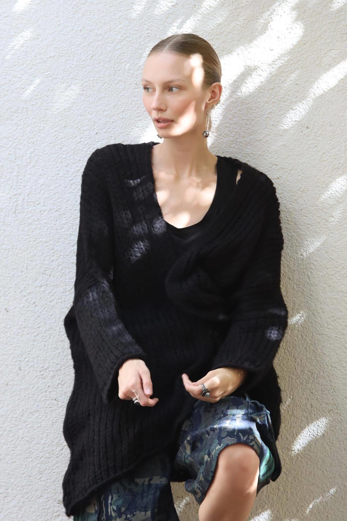 Siyah Kalın Yün Hırka