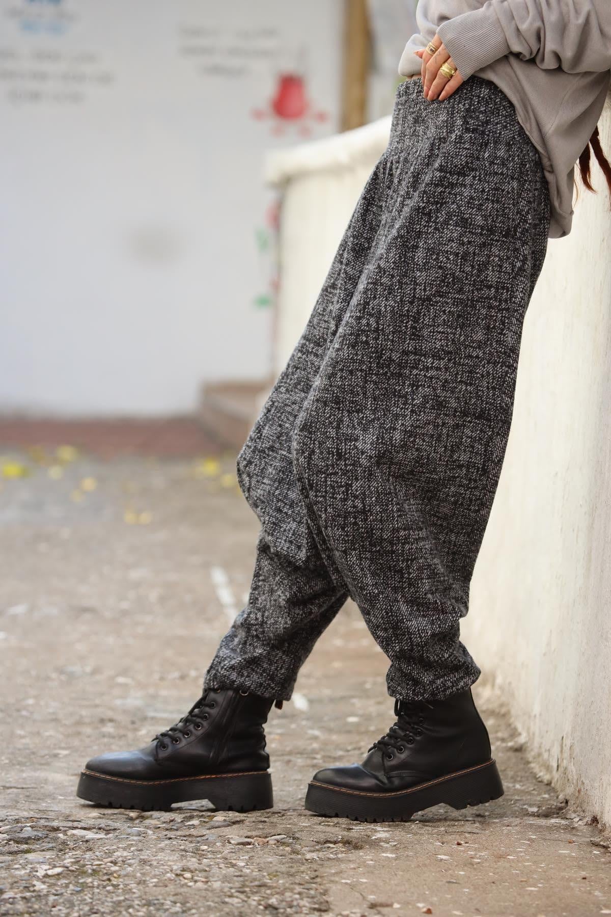 Siyah Kırçıllı Gipe Bel Detaylı Kışlık Şalvar