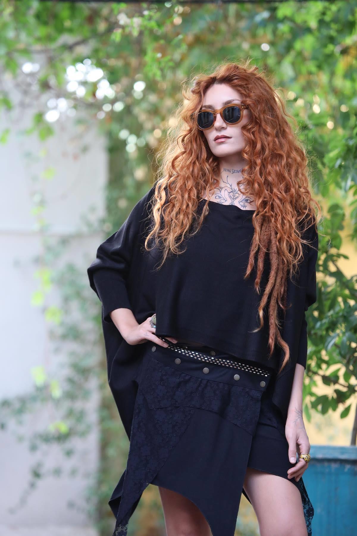 Siyah Önü Kısa Triko Bluz